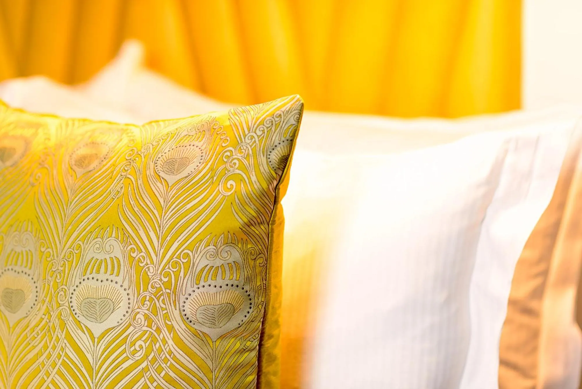 Bedroom, Bed in Black Ivy