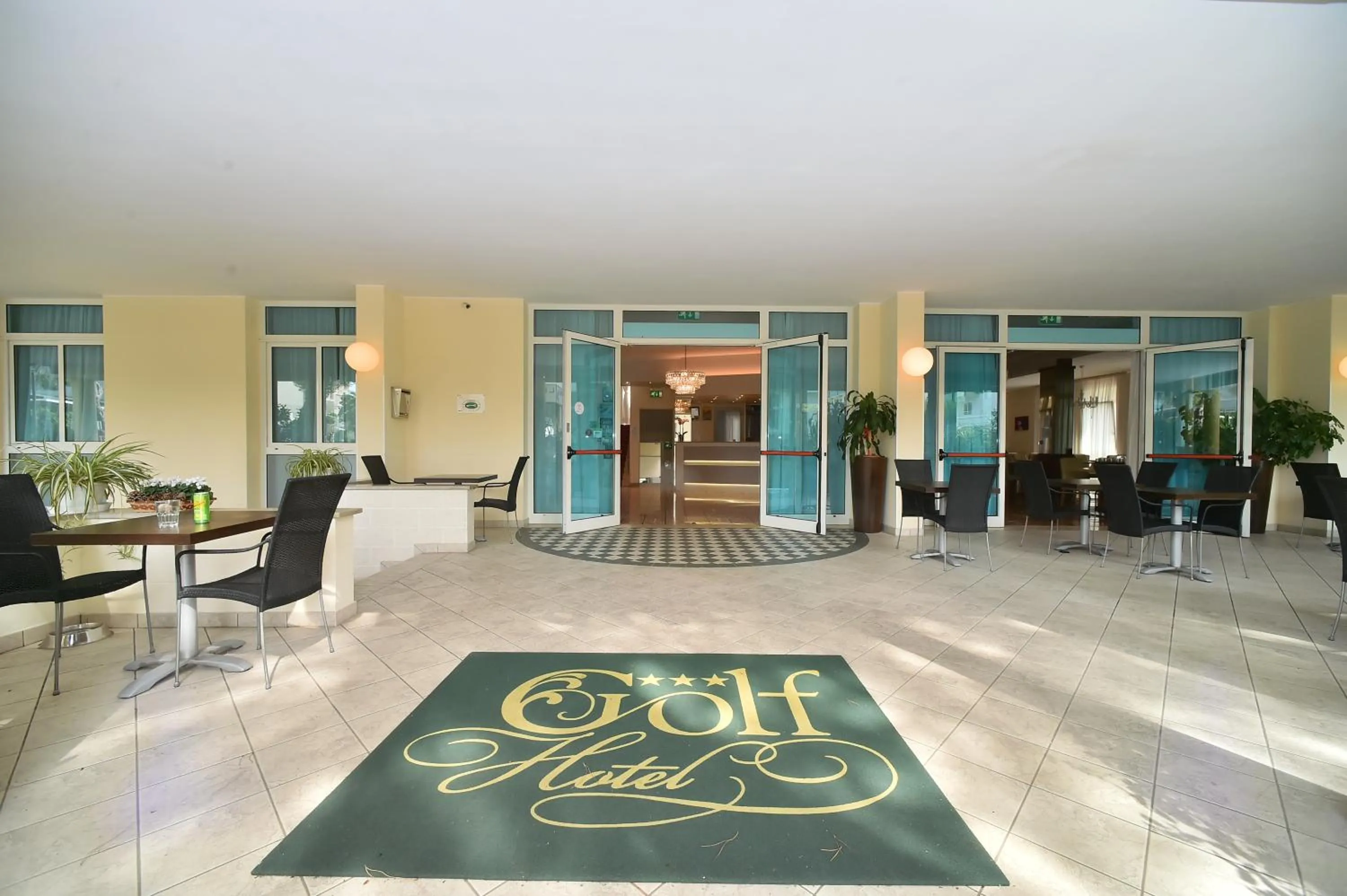 Facade/entrance in Hotel Golf ***S