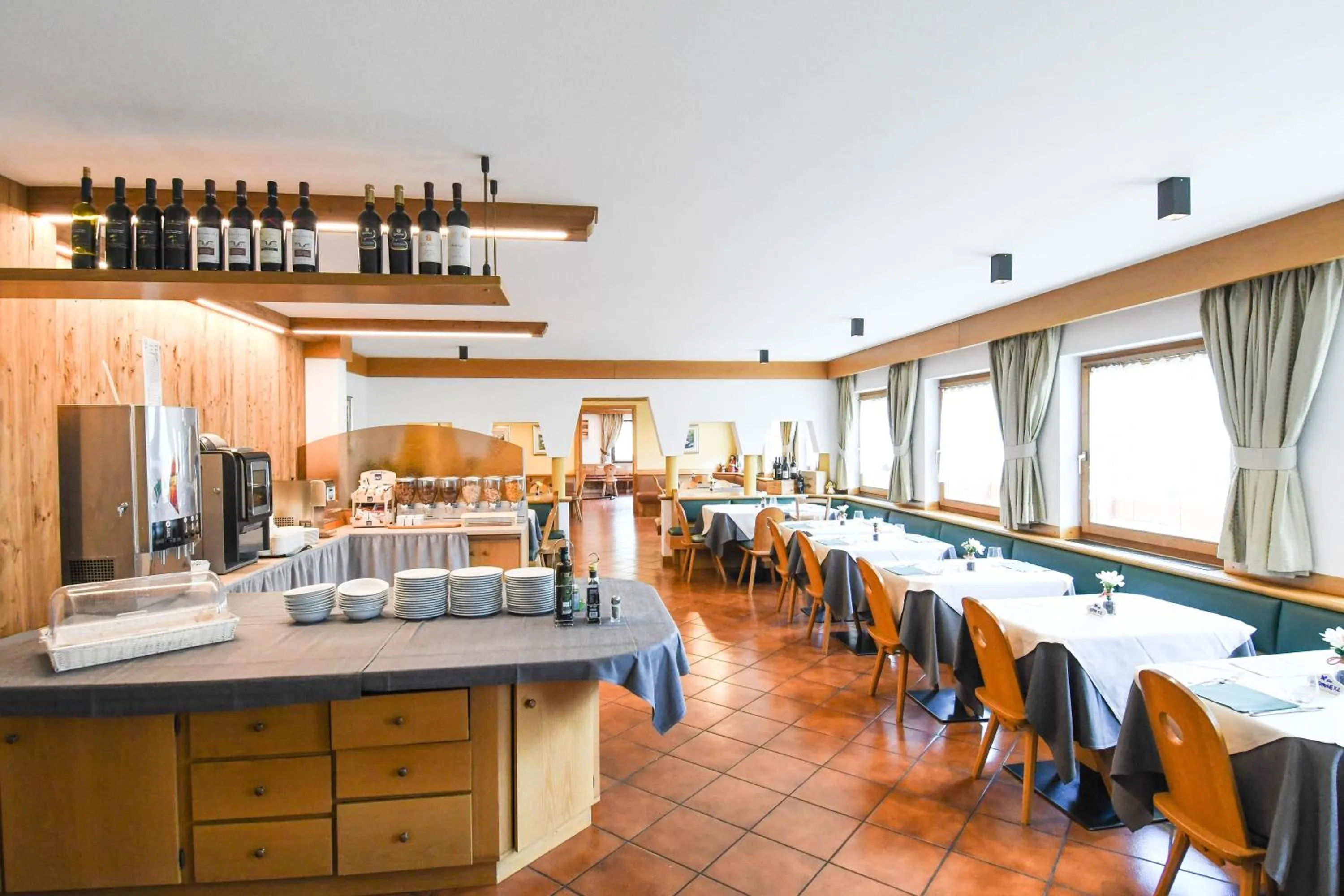 Restaurant/places to eat in Hotel El Laresh