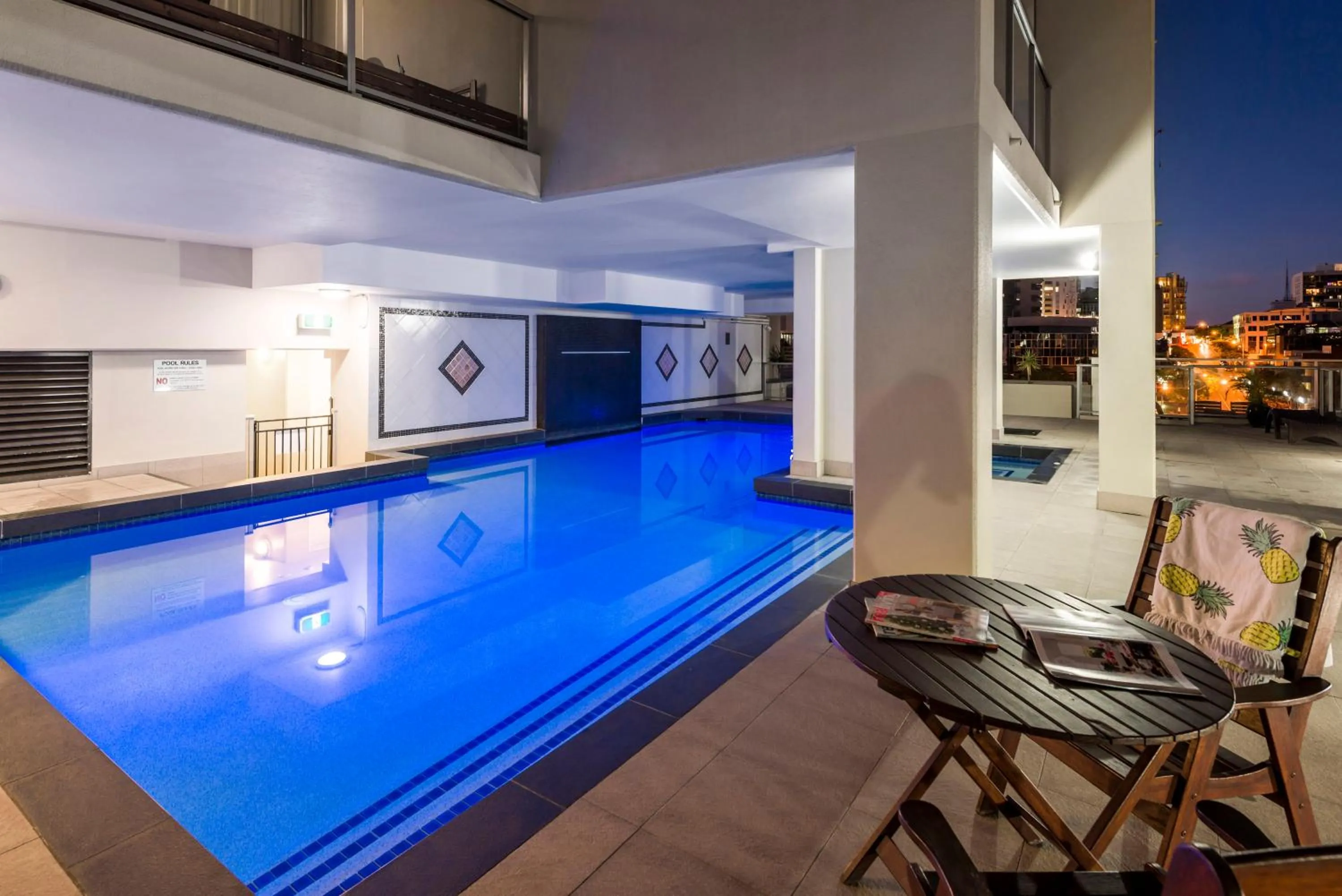 Area and facilities in Oaks Brisbane Lexicon Suites