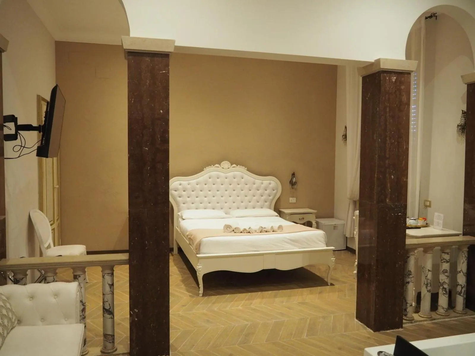 Bedroom, Bed in Contessa Arrivabene Antica Dimora