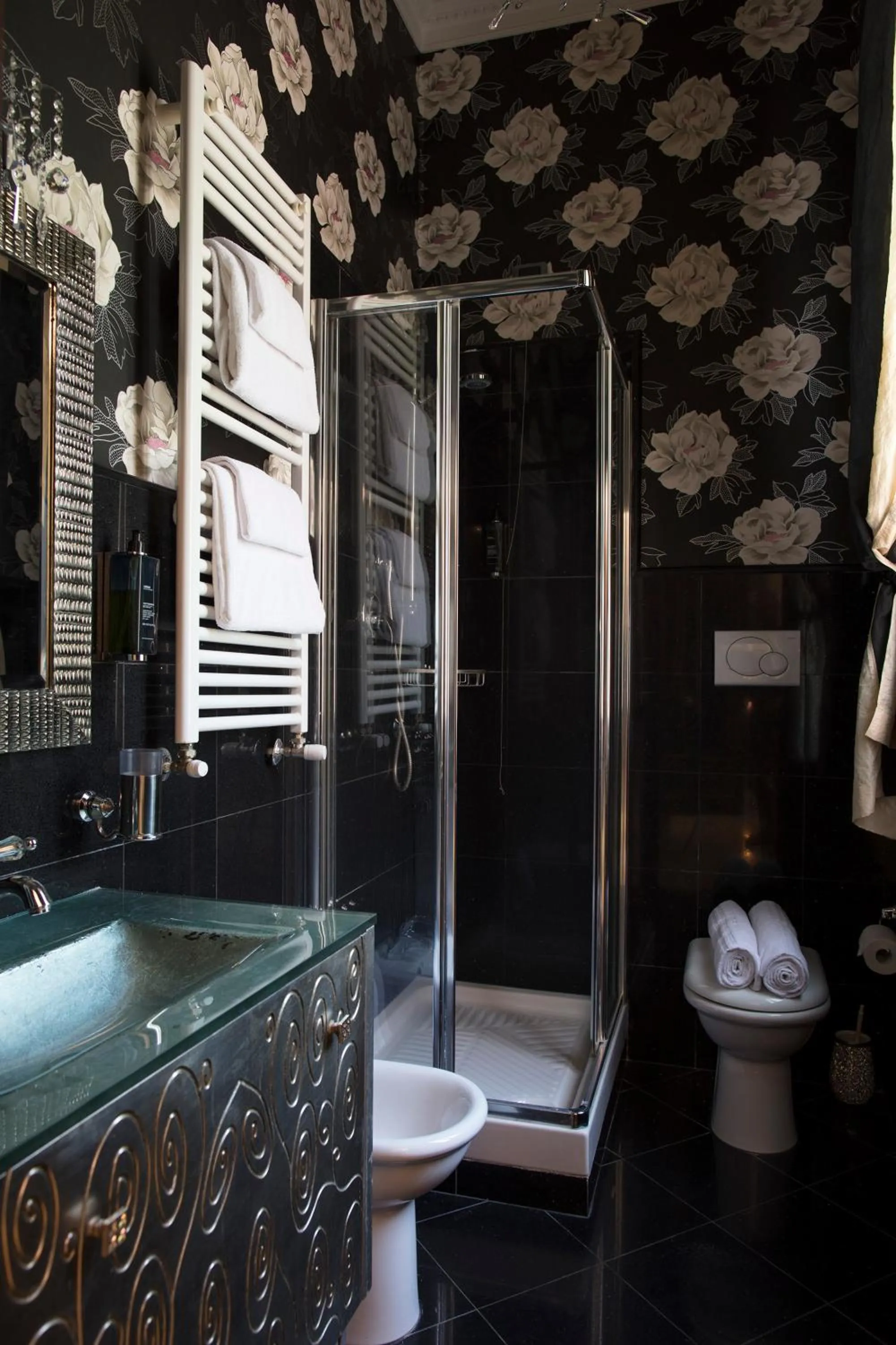 Shower in Contessa Arrivabene Antica Dimora