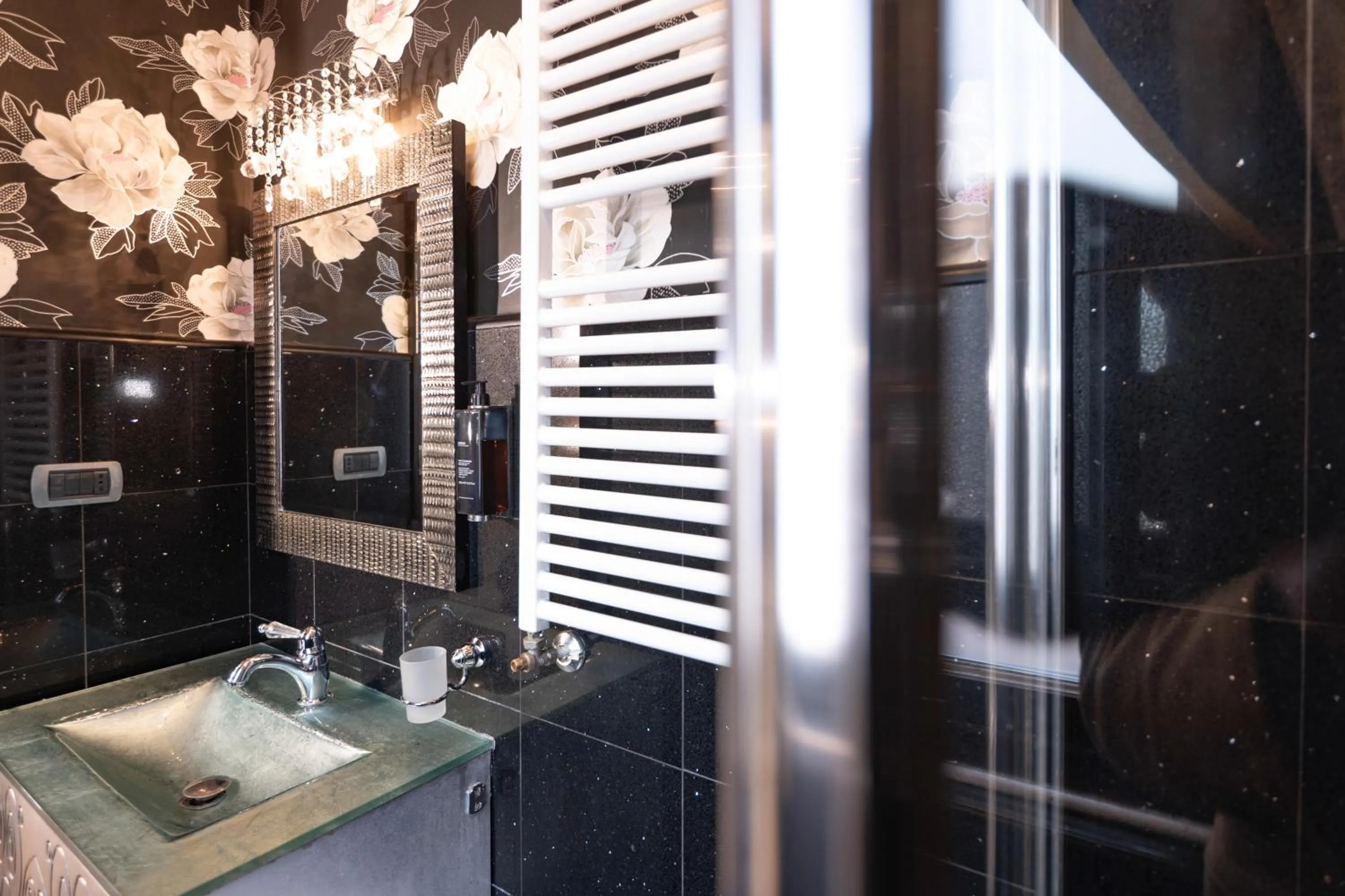 Shower in Contessa Arrivabene Antica Dimora