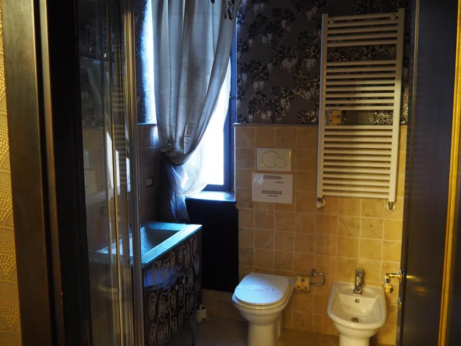 Bathroom in Contessa Arrivabene Antica Dimora