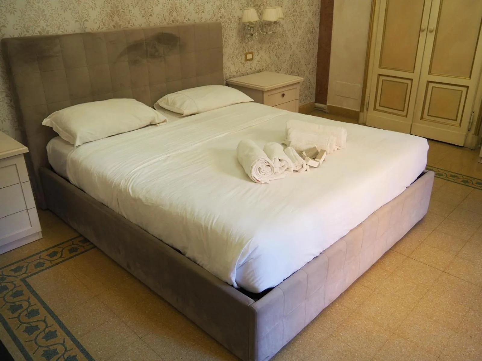 Bed in Contessa Arrivabene Antica Dimora