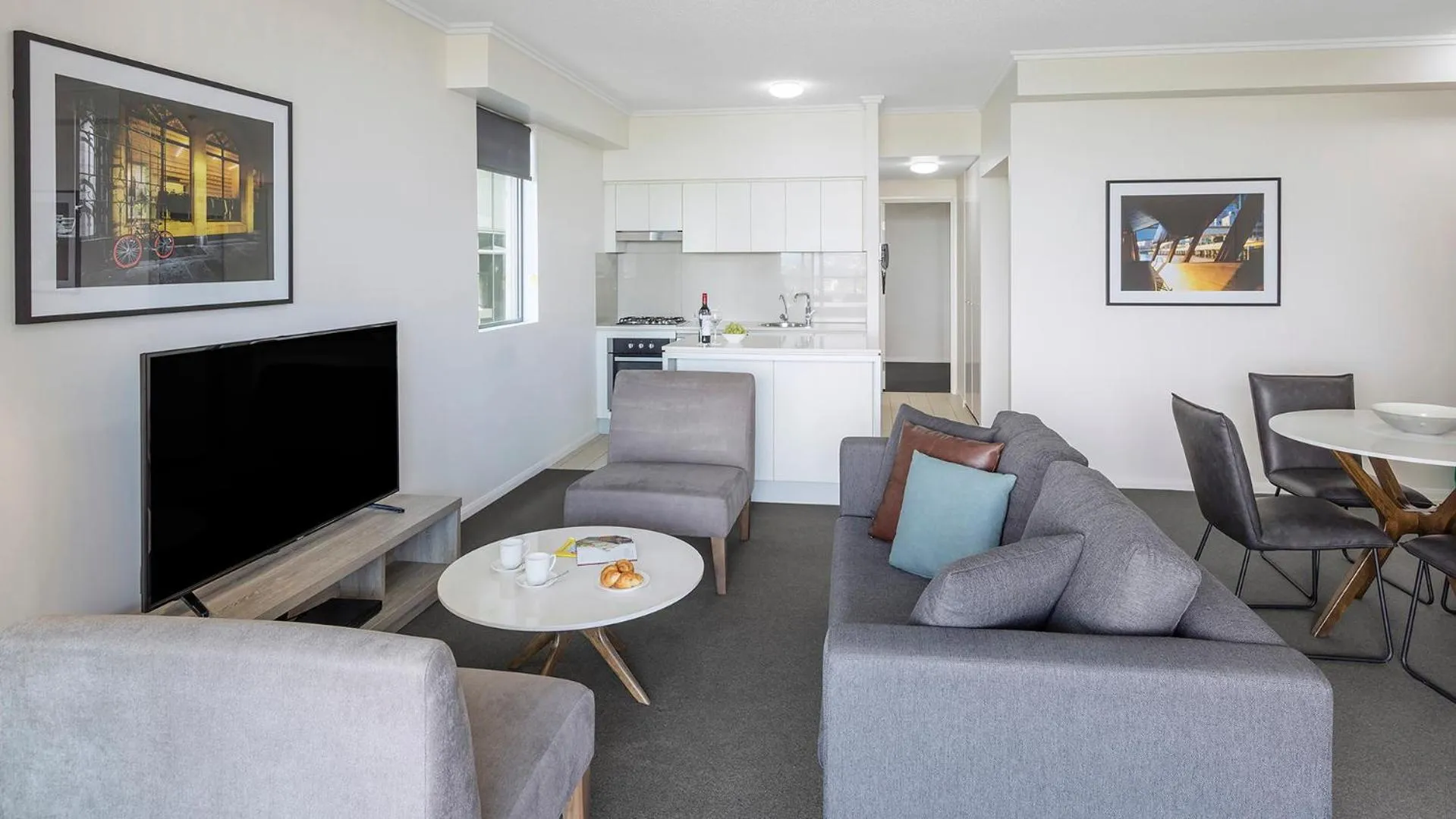 TV and multimedia in Oaks Brisbane on Margaret Suites