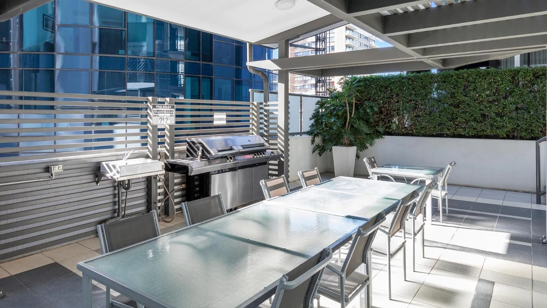 BBQ facilities in Oaks Brisbane on Margaret Suites