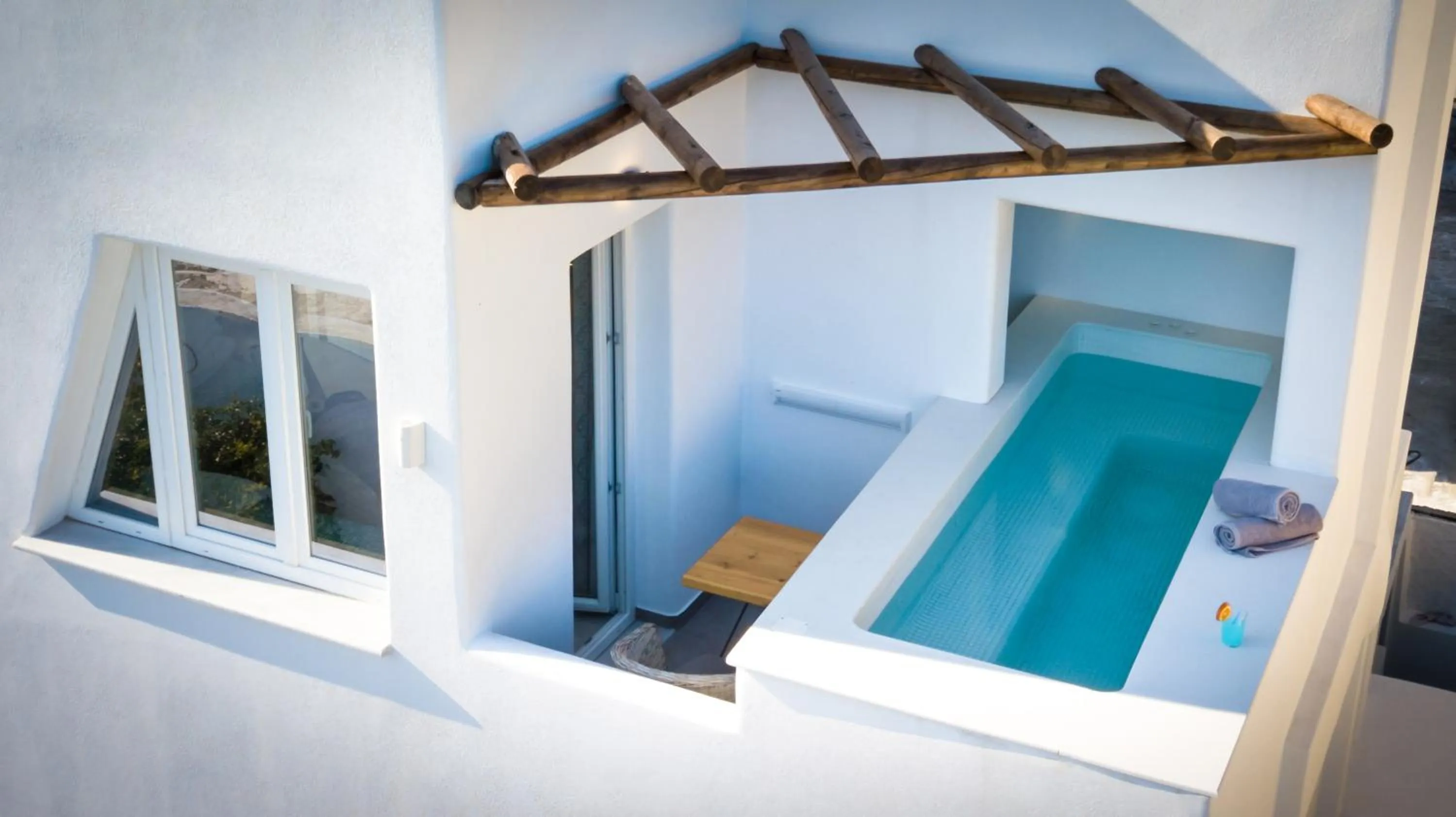 Hot Tub in Emerald Collection Suites