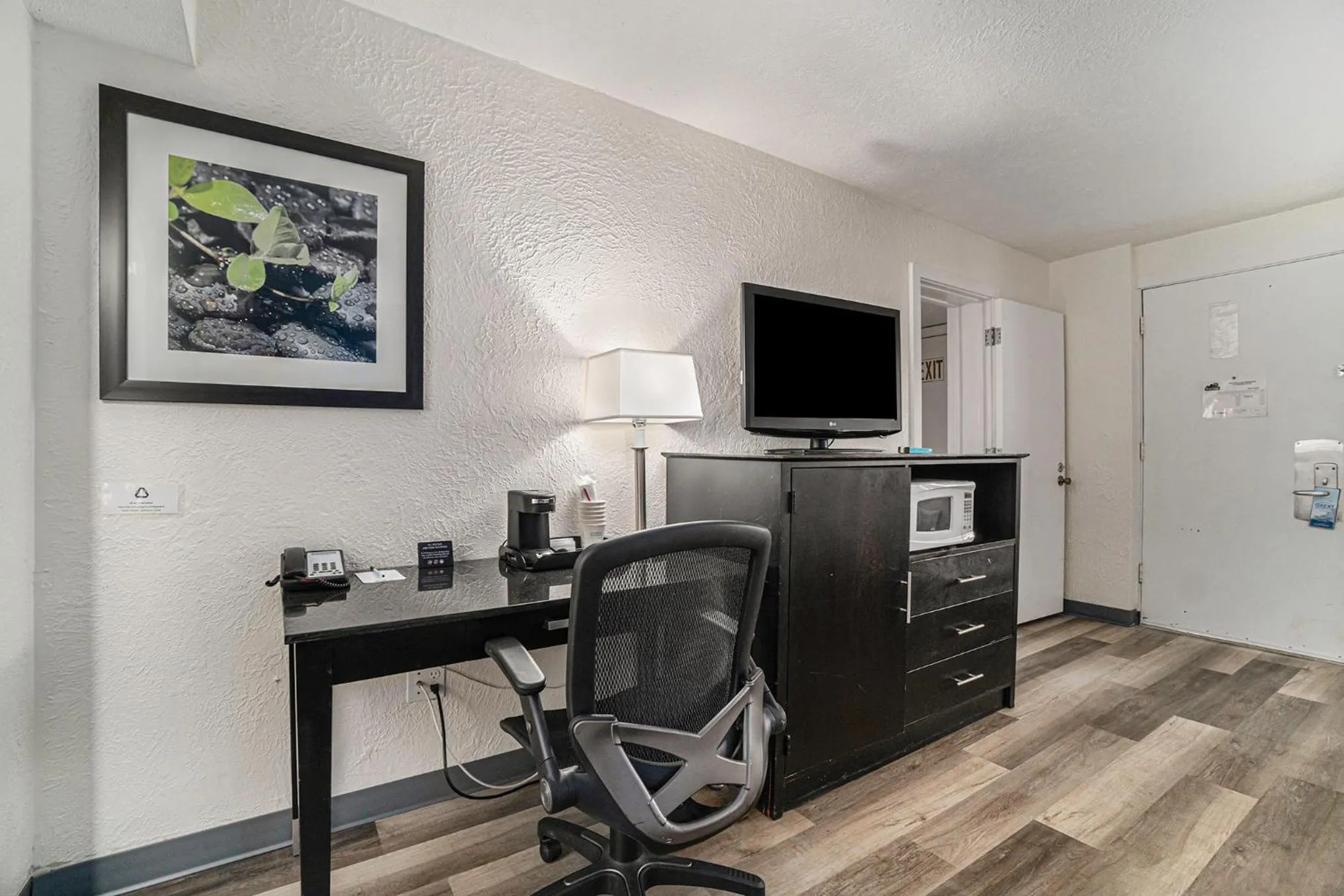 Coffee/tea facilities in Travelodge by Wyndham Traverse City MI