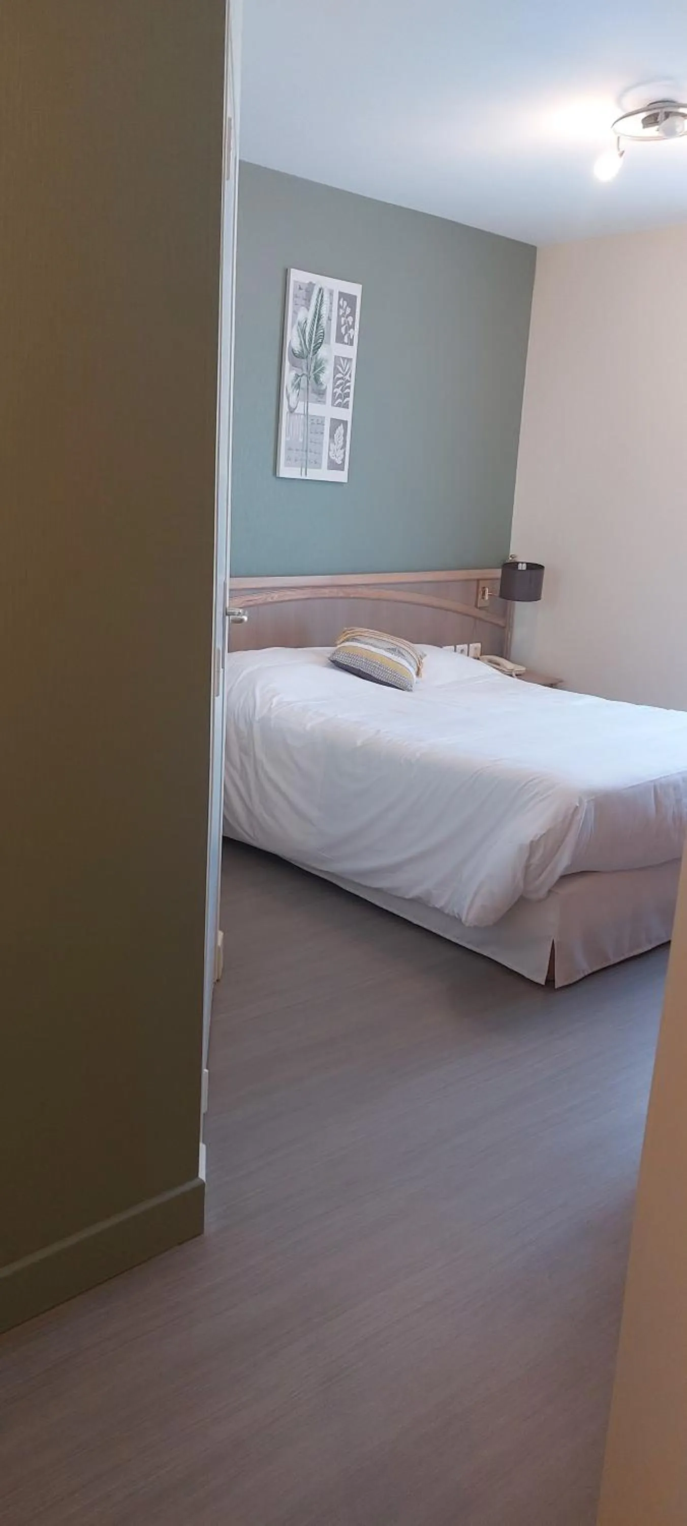 Photo of the whole room, Bed in Hotel Beau Rivage