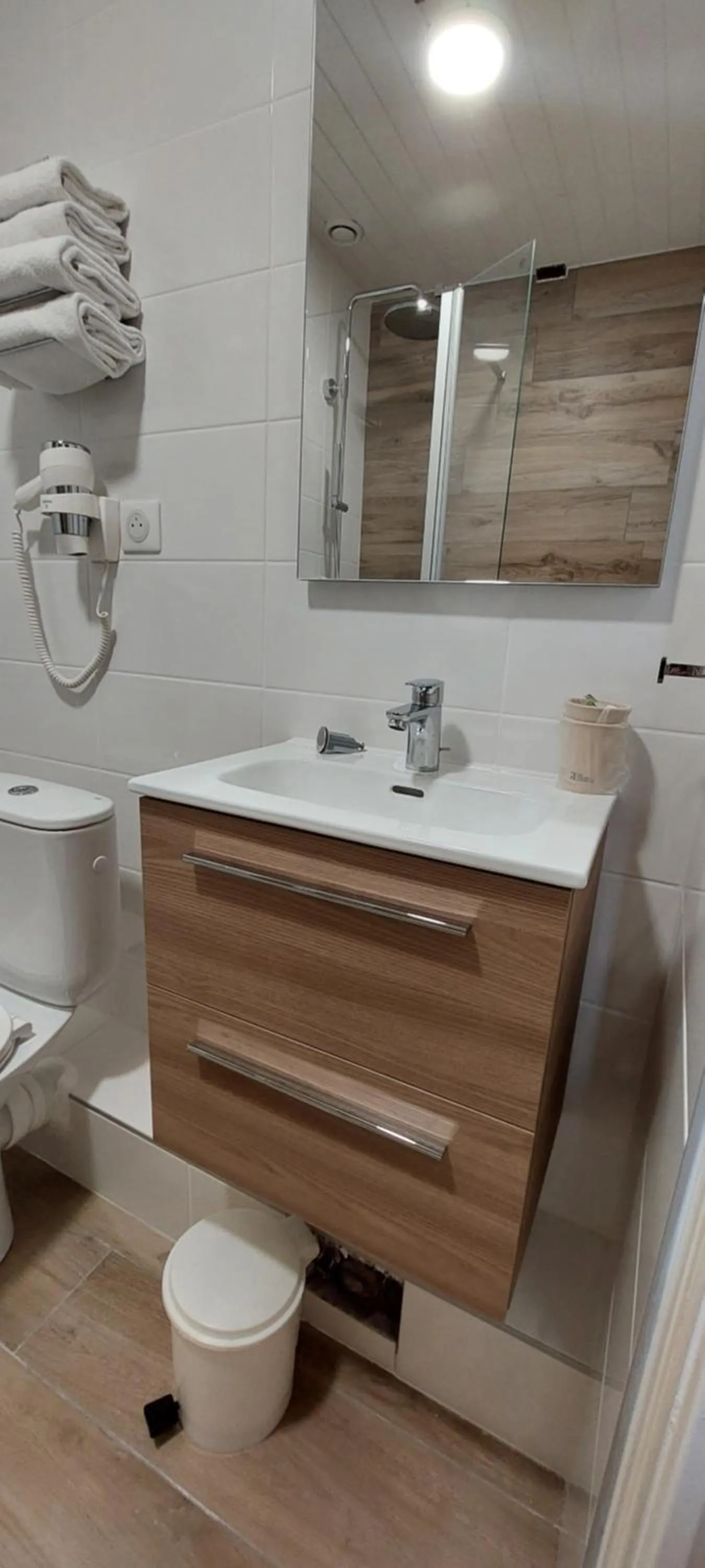 Bathroom in Hotel Beau Rivage