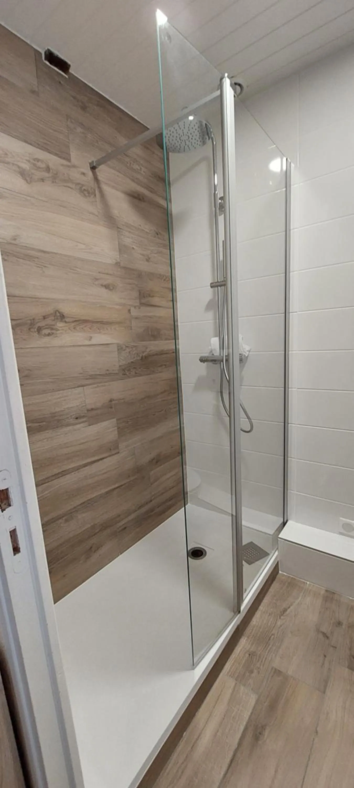 Shower in Hotel Beau Rivage