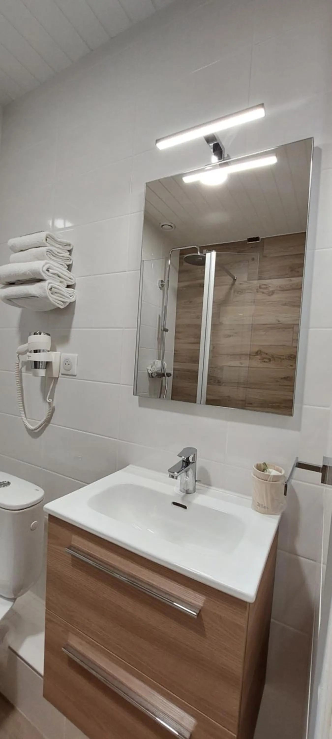 Bathroom in Hotel Beau Rivage