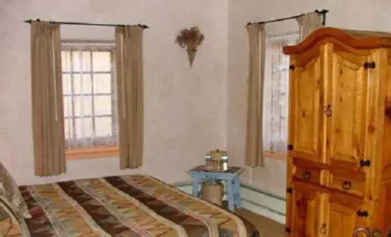 King Room in Hotel La Fonda de Taos King Room in Hotel La Fonda de Taos