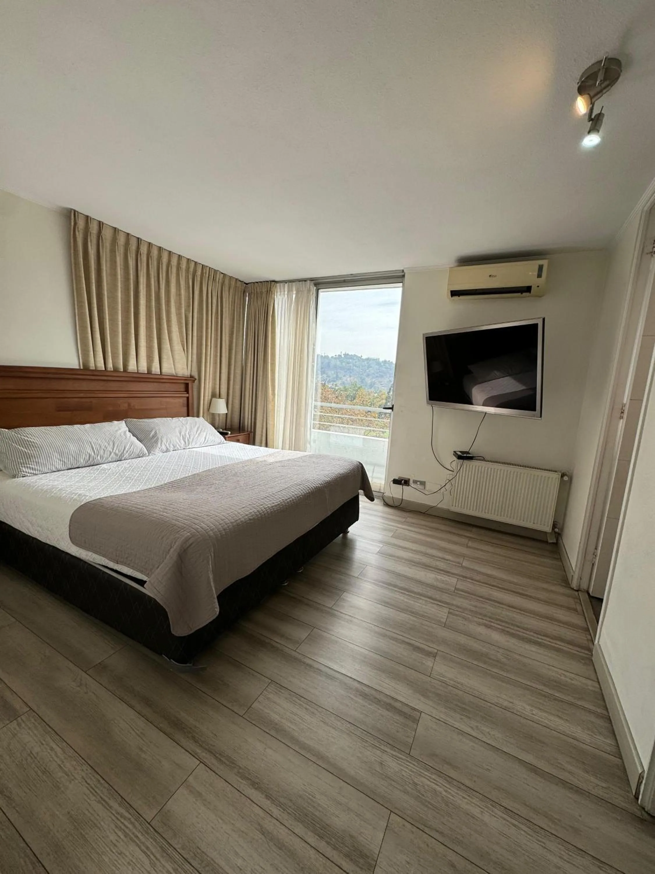 Bedroom, Bed in Apart Lyon Suite