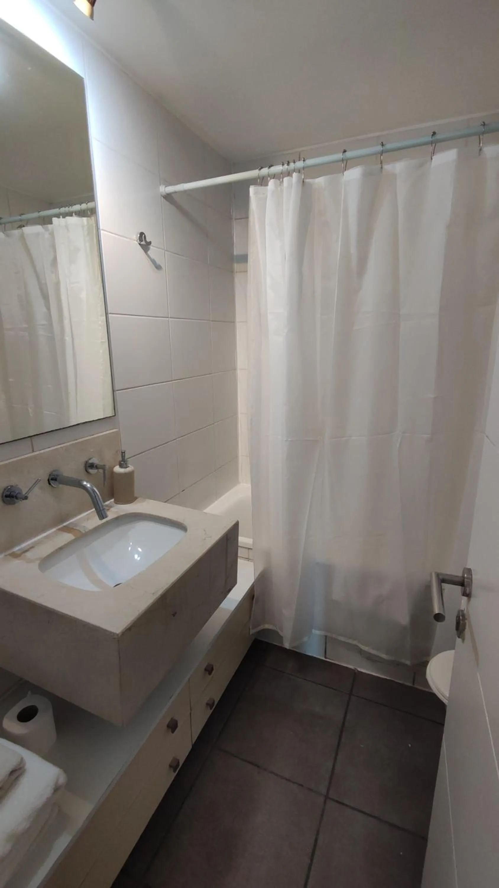 Shower in Apart Lyon Suite