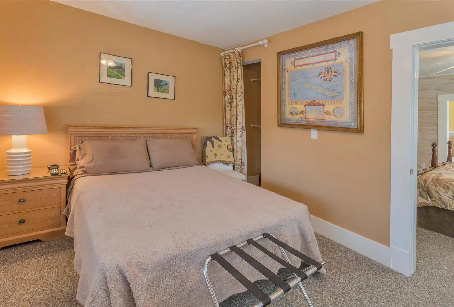 Bed in Meranova Guest Inn