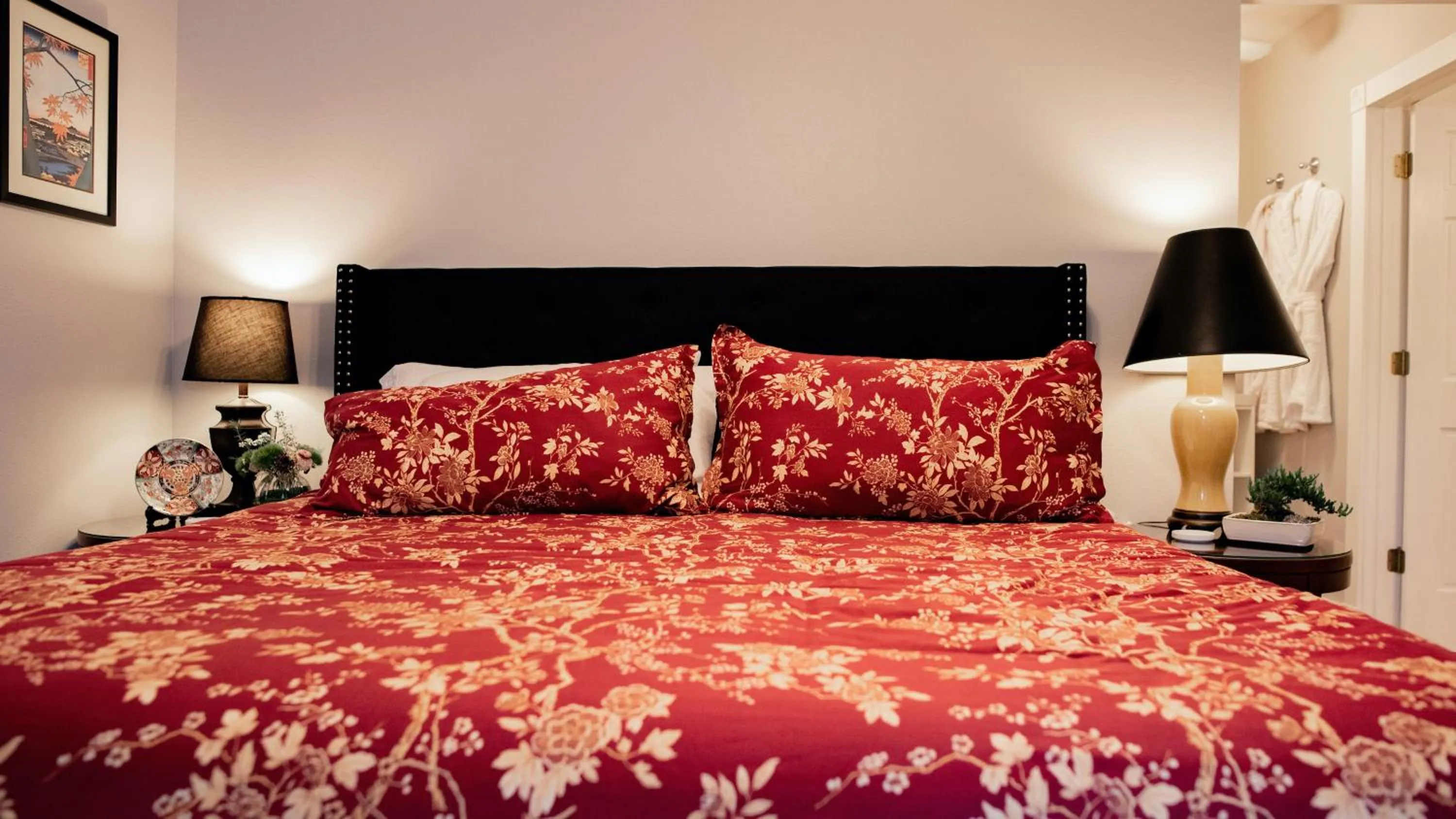 Bed in Meranova Guest Inn