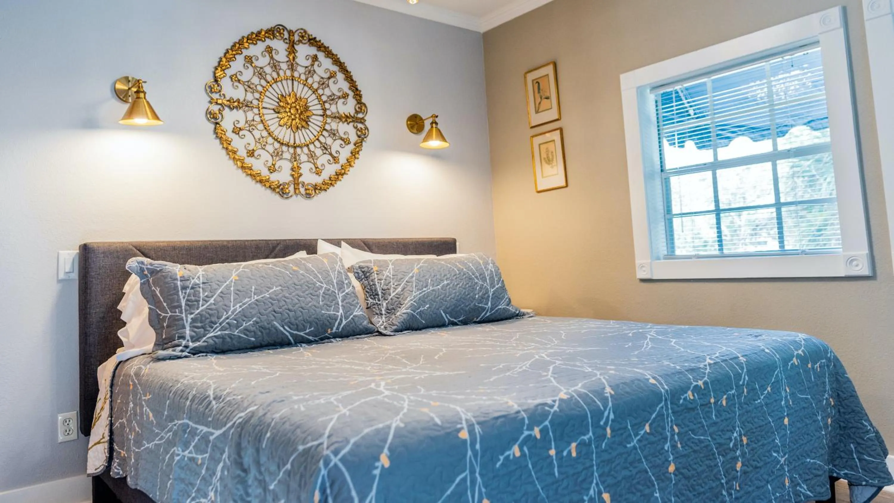 Bed in Meranova Guest Inn