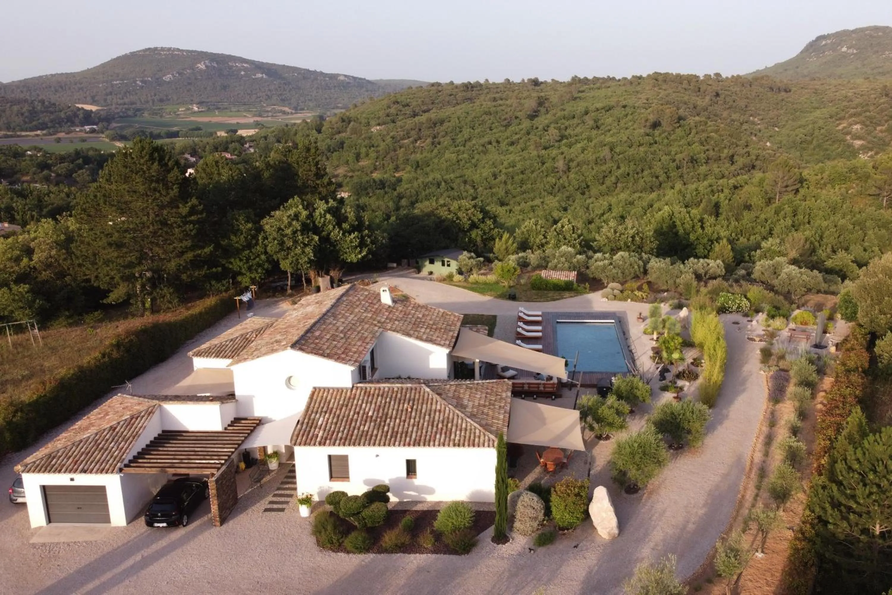 Property building in Villa Otilia-Bed and Breakfast-Chambres d'hôtes en Provence