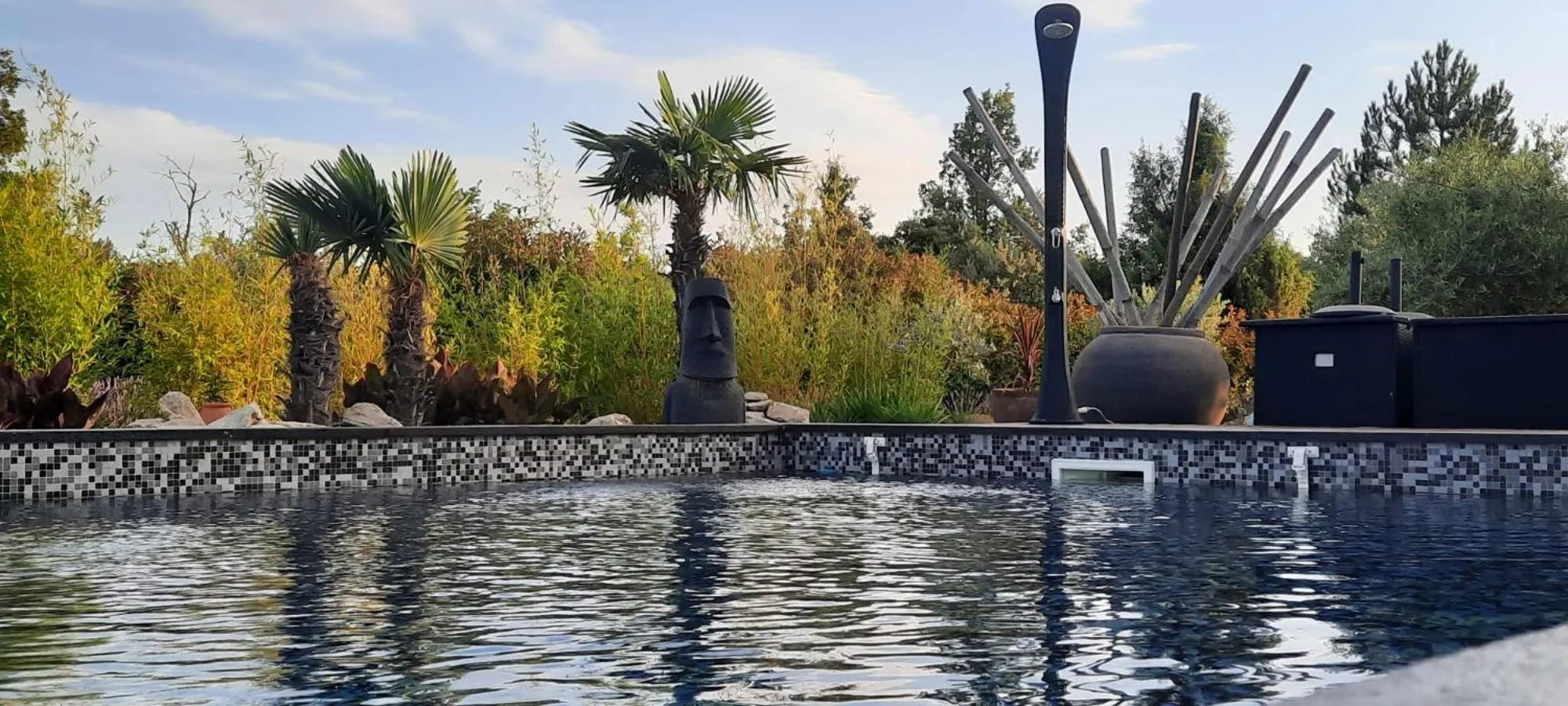 Swimming pool in Villa Otilia-Bed and Breakfast-Chambres d'hôtes en Provence