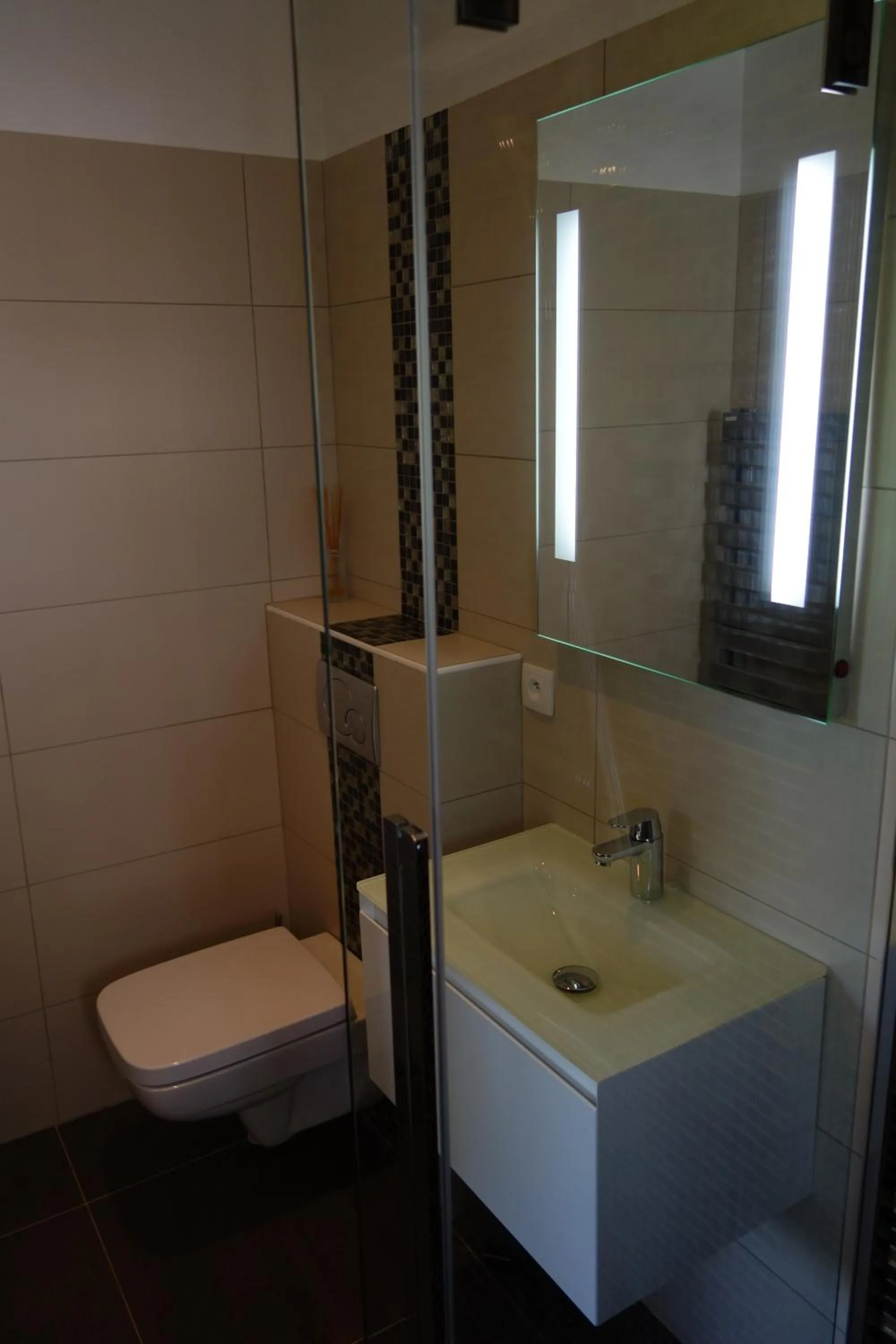 Shower in Villa Otilia-Bed and Breakfast-Chambres d'hôtes en Provence
