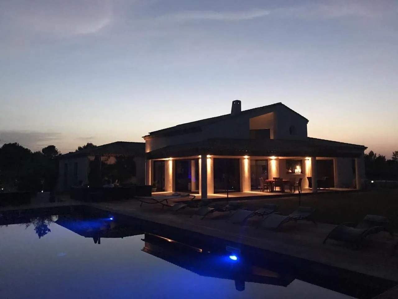 Pool view in Villa Otilia-Bed and Breakfast-Chambres d'hôtes en Provence