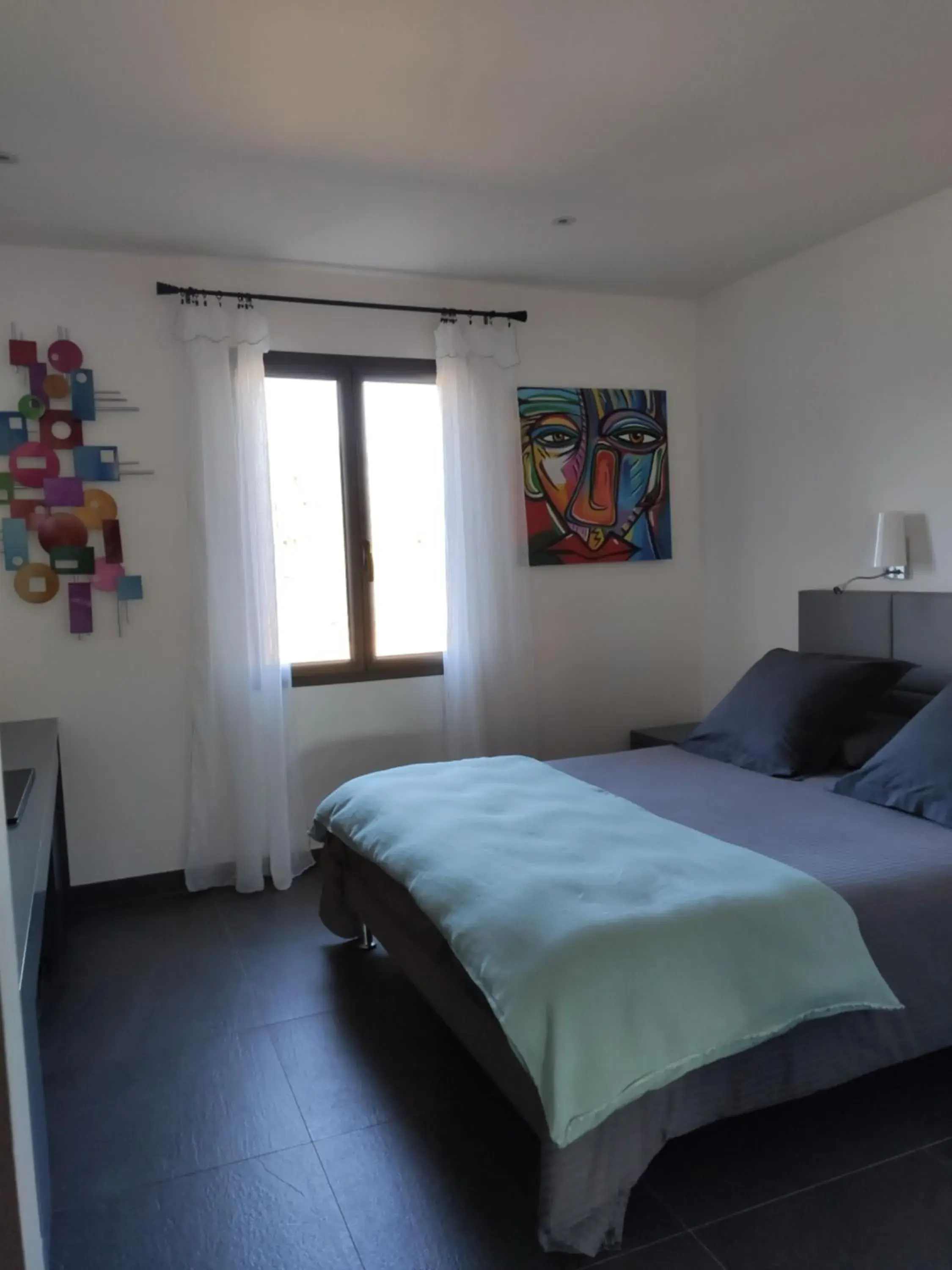 Queen Room with Garden View in Villa Otilia-Bed and Breakfast-Chambres d'hôtes en Provence Queen Room with Garden View in Villa Otilia-Bed and Breakfast-Chambres d'hôtes en Provence