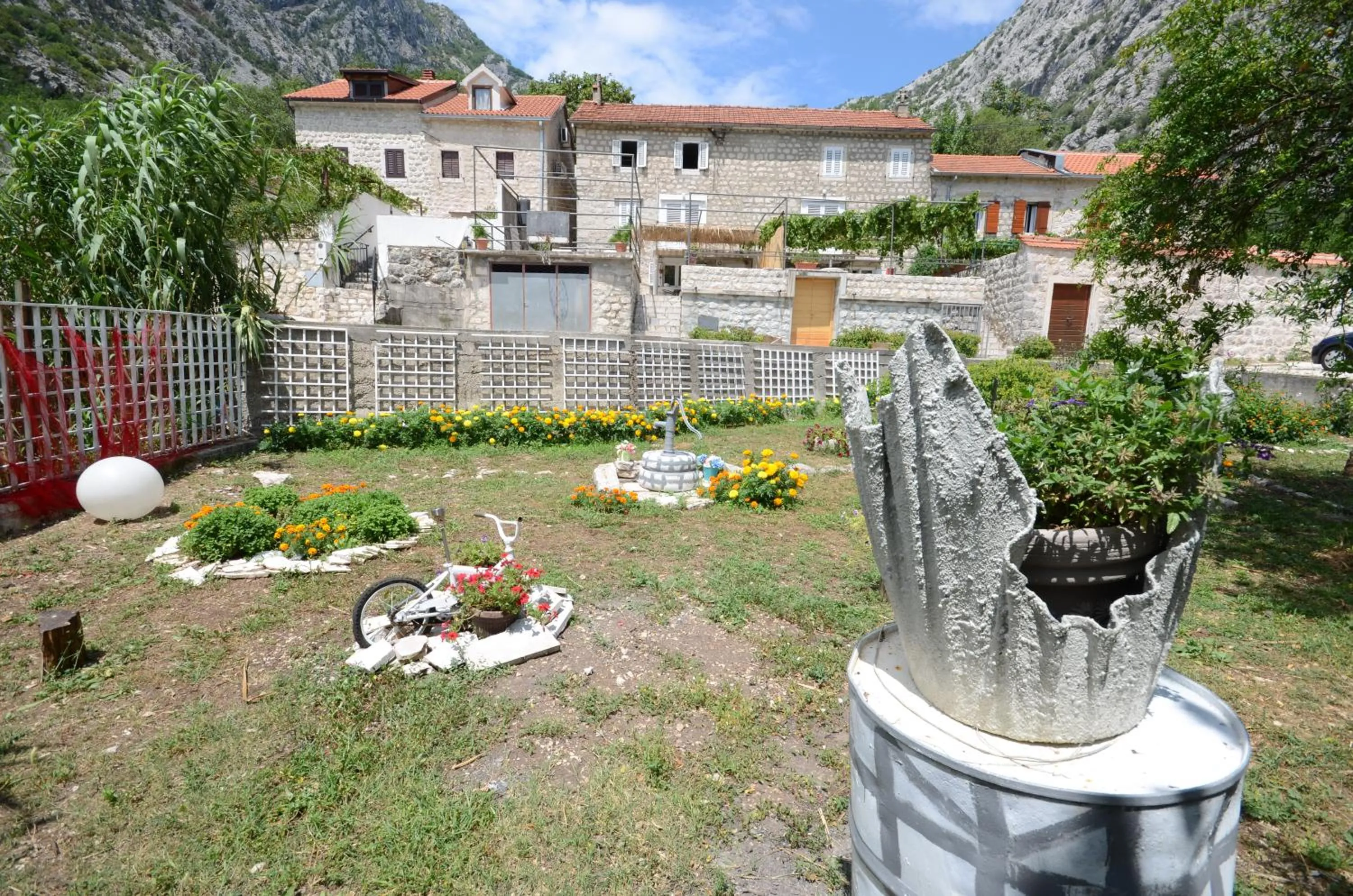 Garden in Stone House Dragutinovic