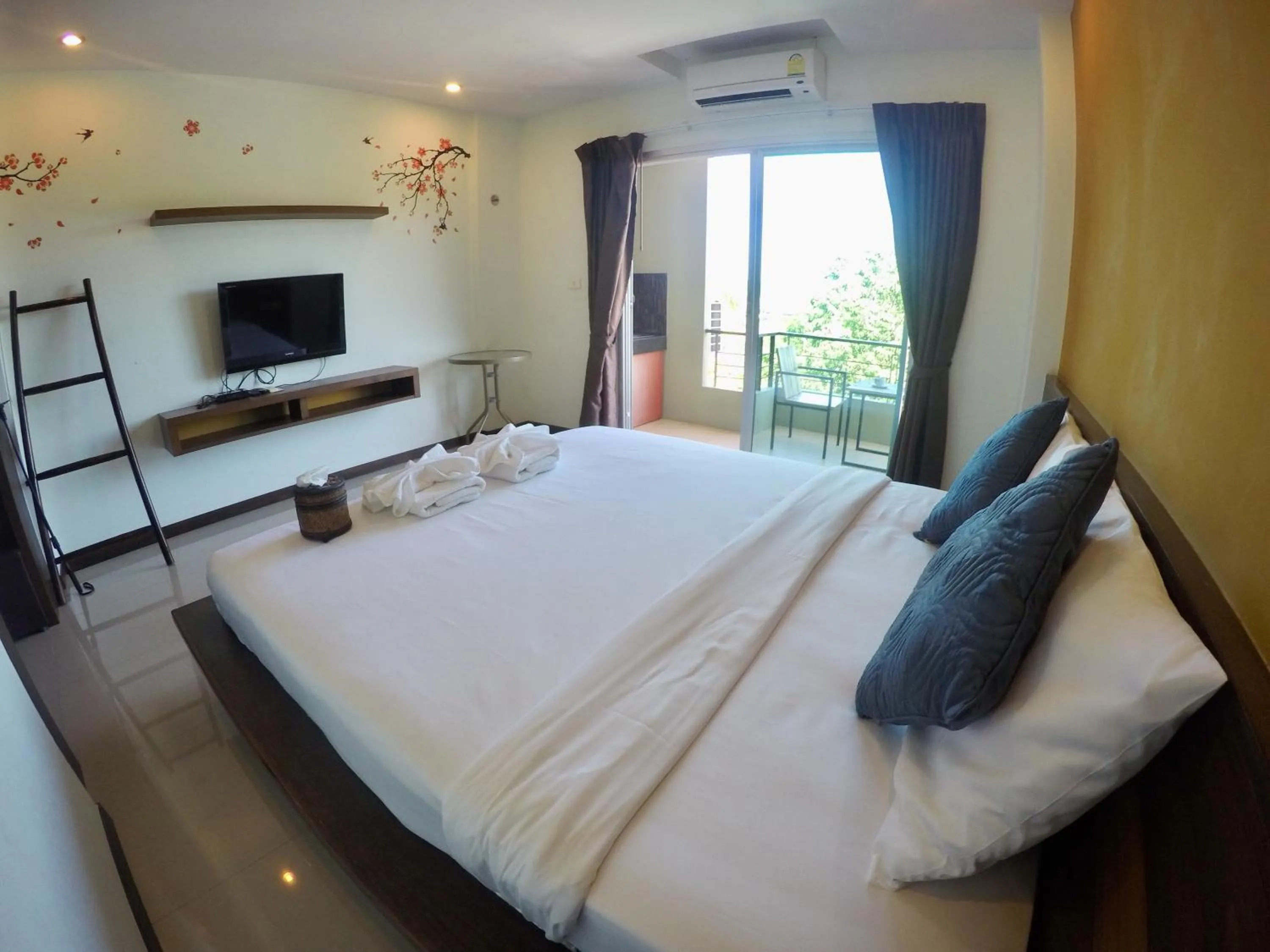 Bed in Benjamas Place