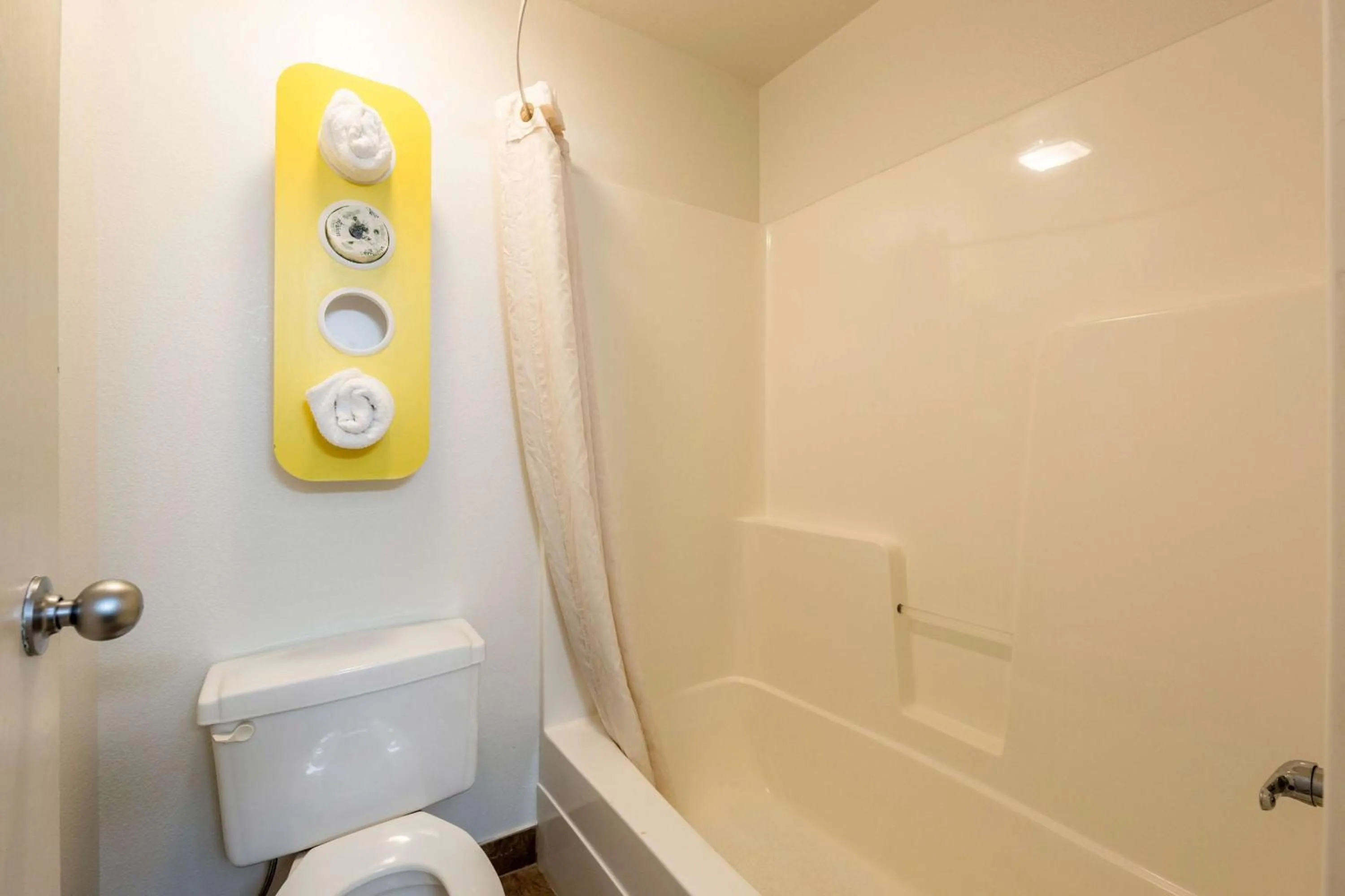 Toilet in Motel 6-Waterloo, IA