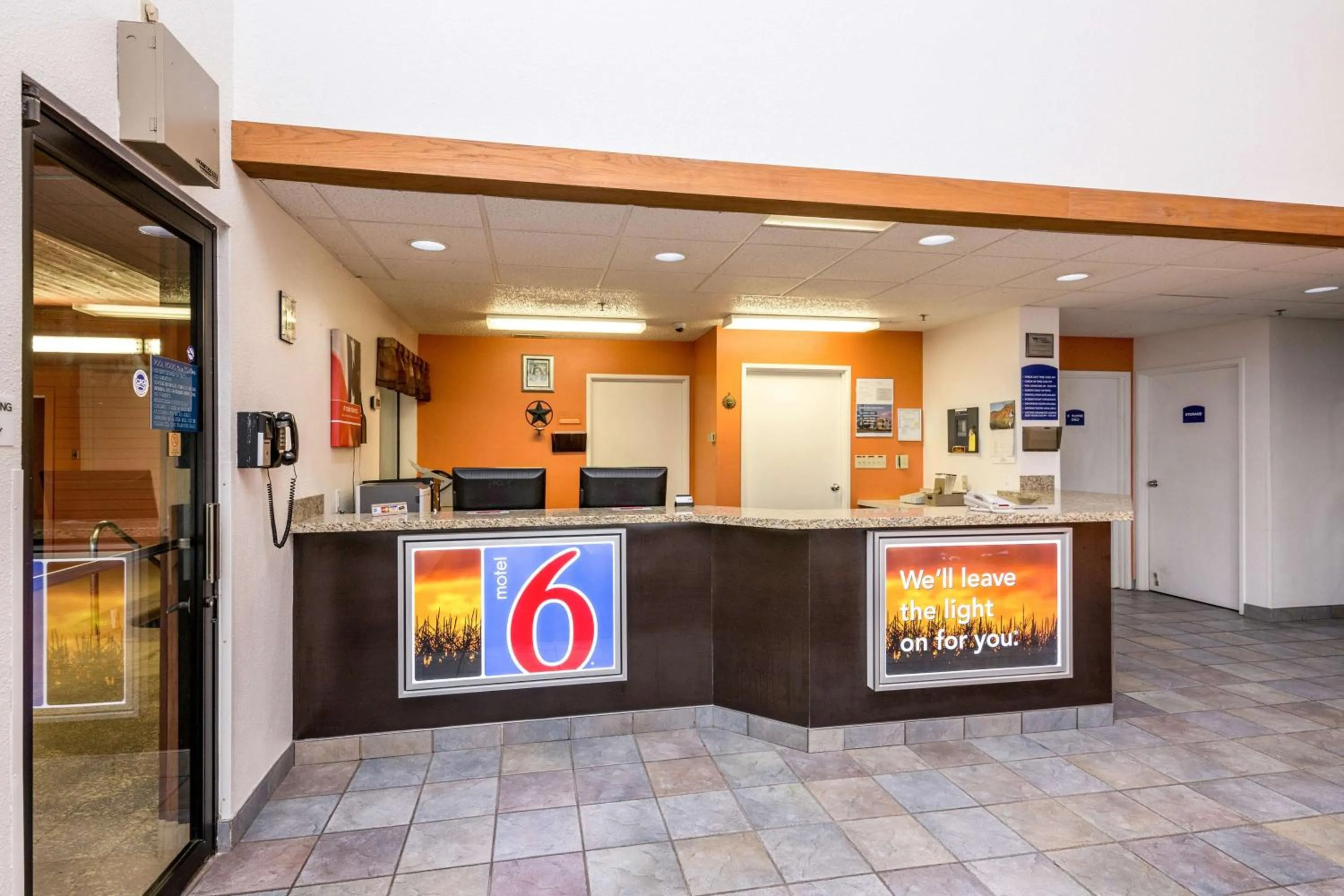 Property logo or sign in Motel 6-Waterloo, IA