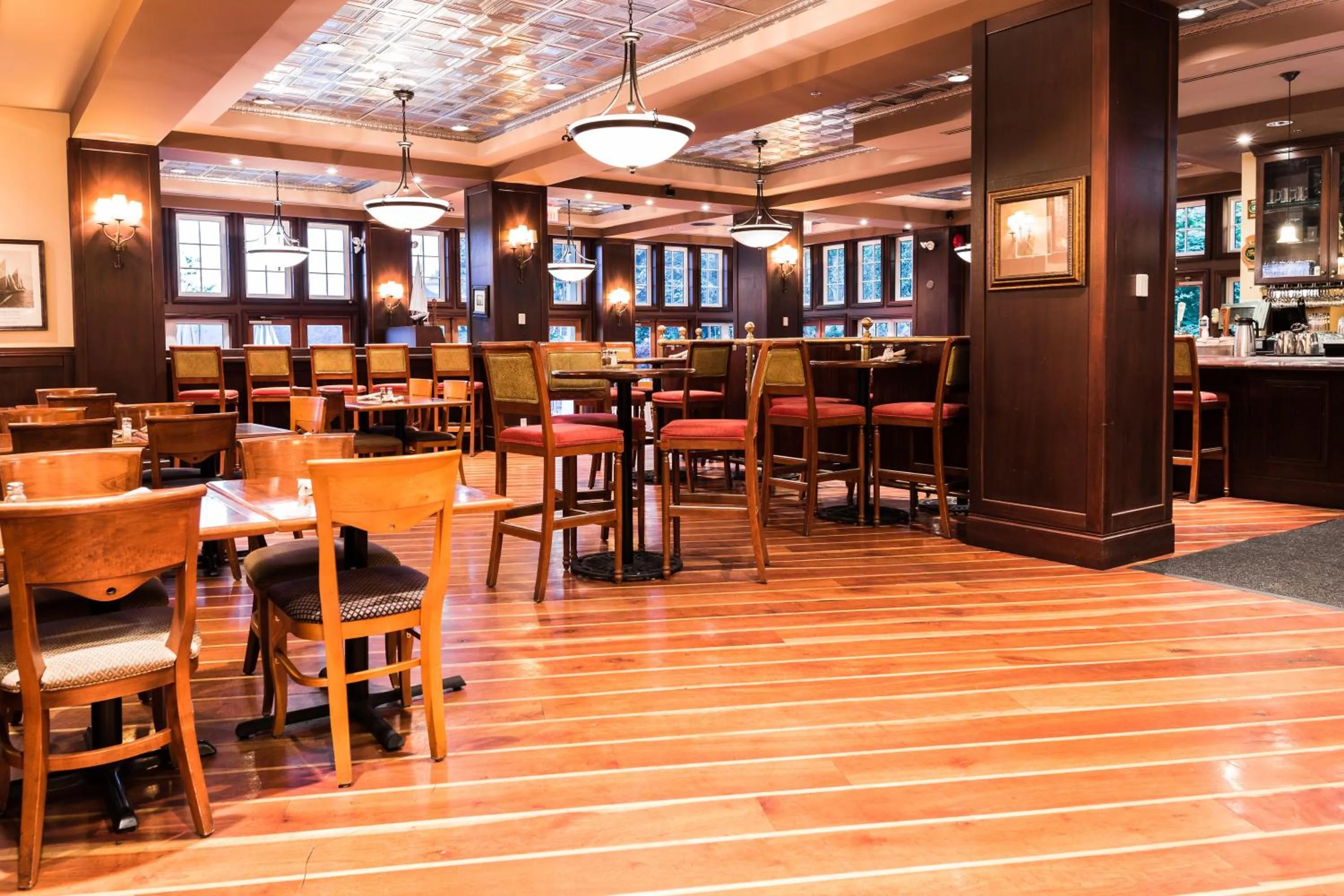 Restaurant/places to eat in Poets Cove Resort & Spa