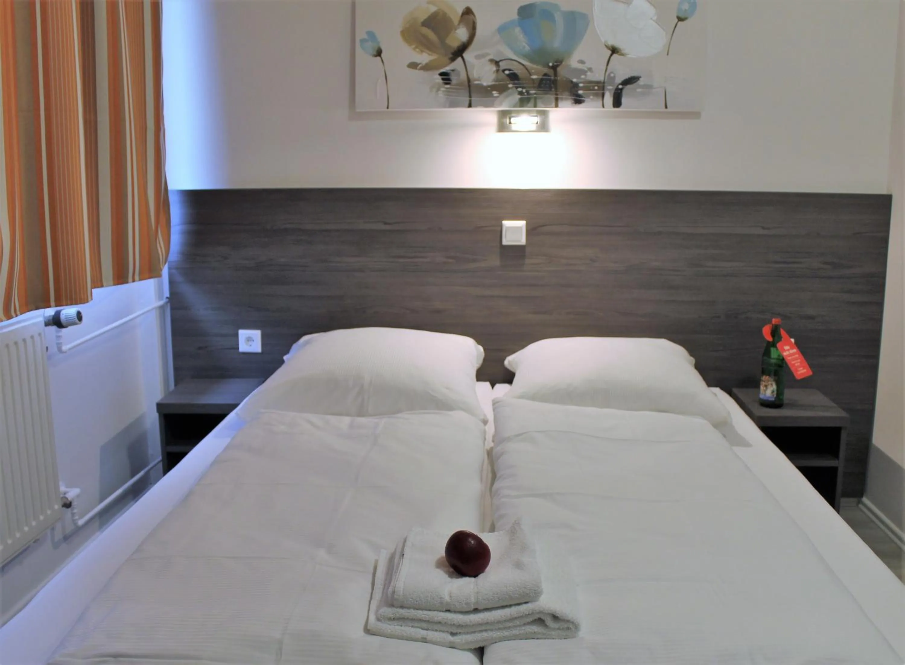 Bed in Pionier Hotel Hamburg Wandsbek