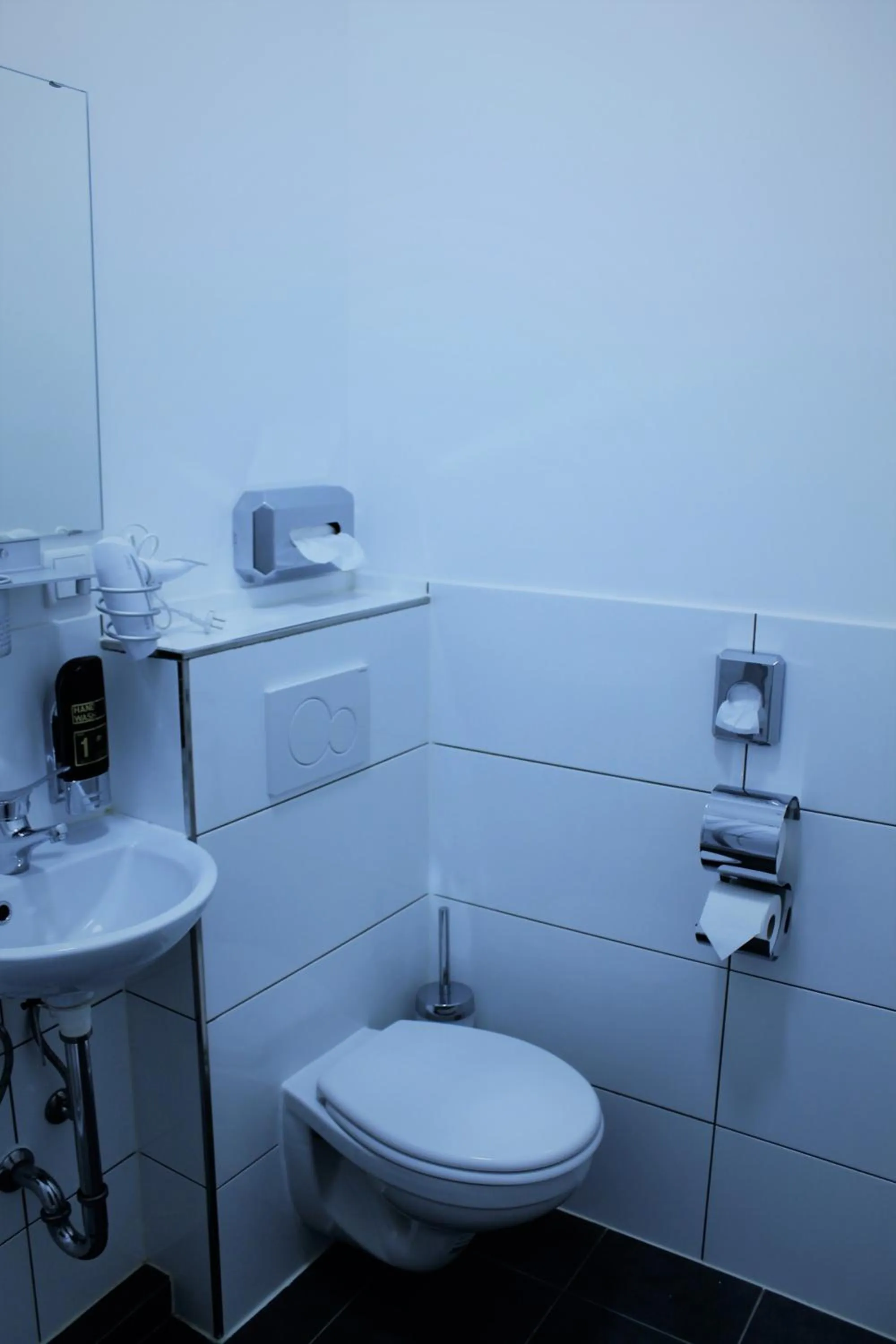 Shower in Pionier Hotel Hamburg Wandsbek