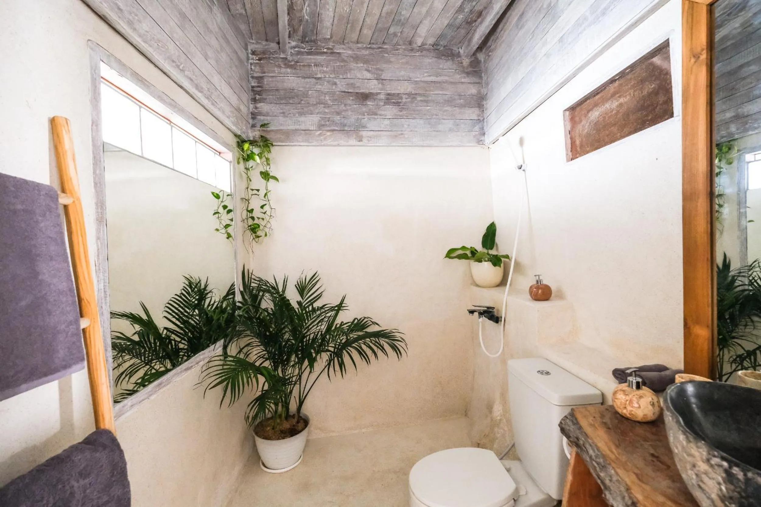 Bathroom in Le Cliff Bali