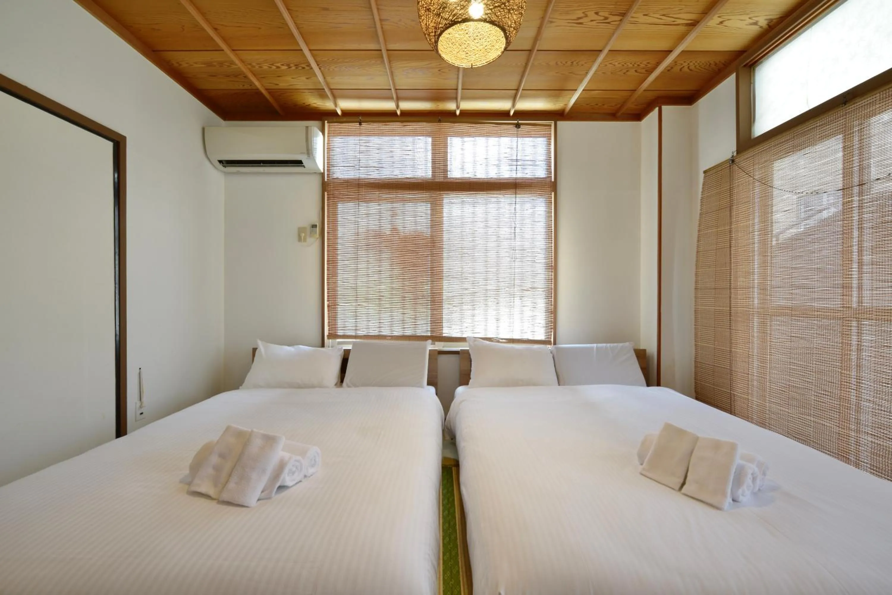 Bed in Mensore Houese