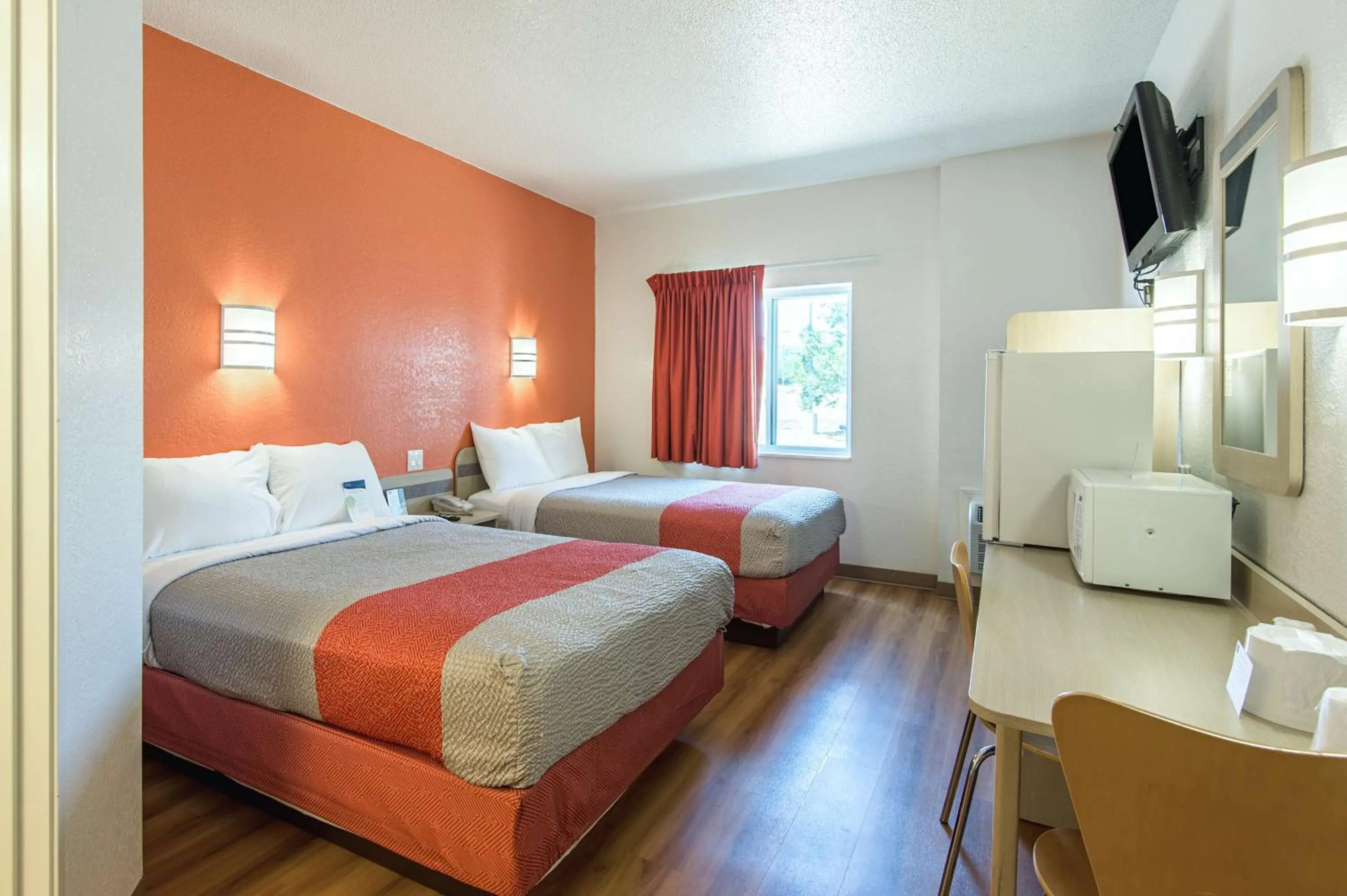 Bedroom, Bed in Motel 6-Junction City, KS