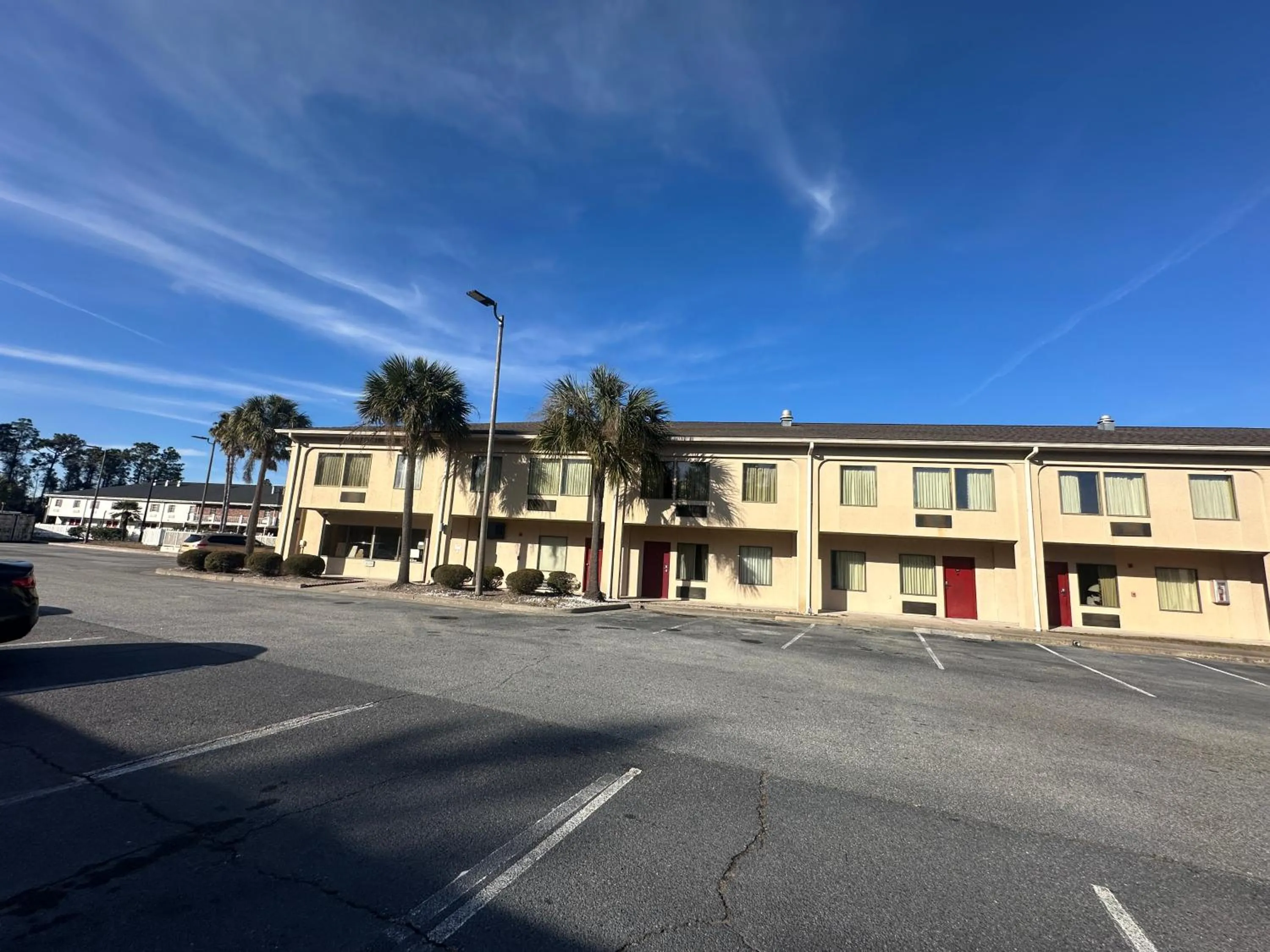 Property building in Guest Cottage & Suites By OYO Brunswick-Golden Isles