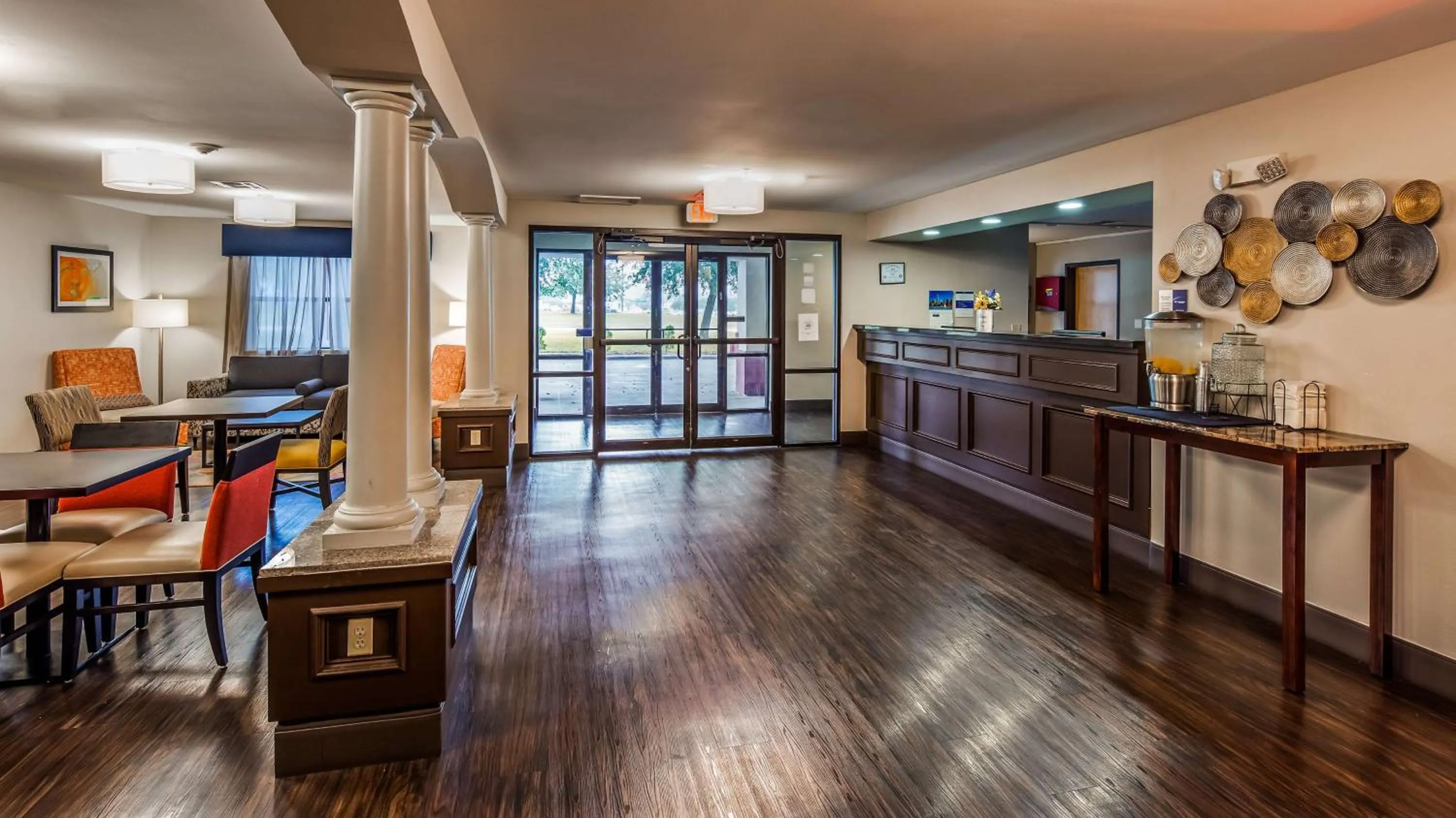 Lobby or reception in Best Western Inn & Suites