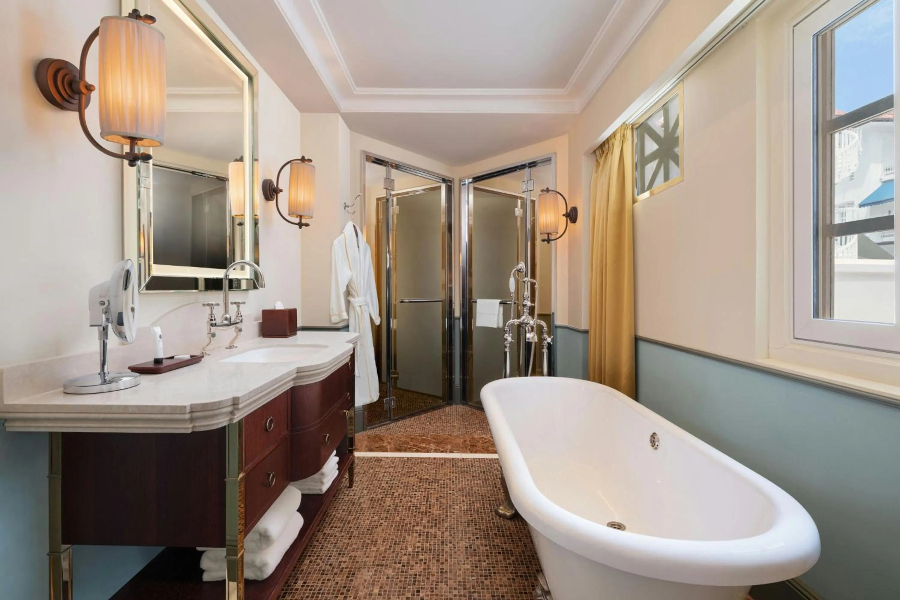 Bathroom in Maxwell Reserve Singapore, Autograph Collection