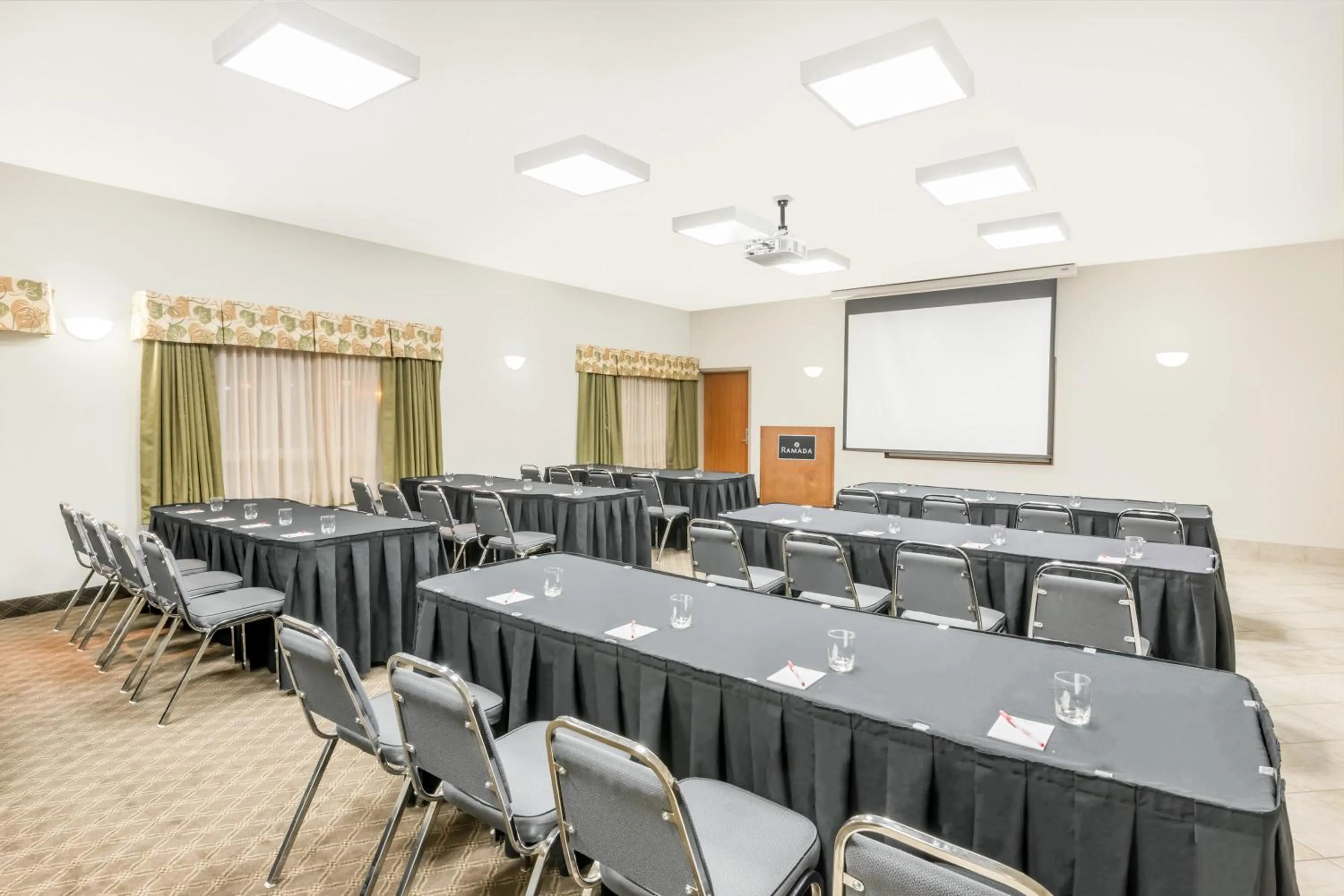 Banquet/Function facilities in Ramada by Wyndham Olds
