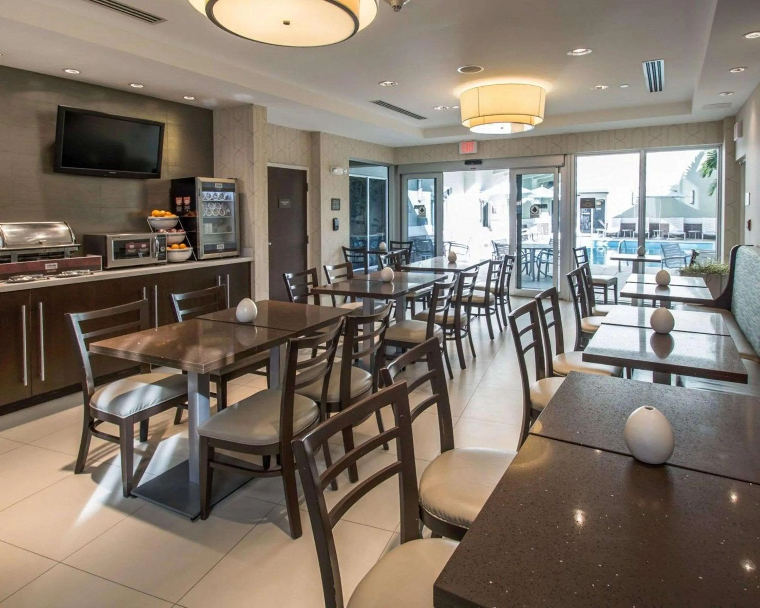 Breakfast in Comfort Suites Miami Airport North