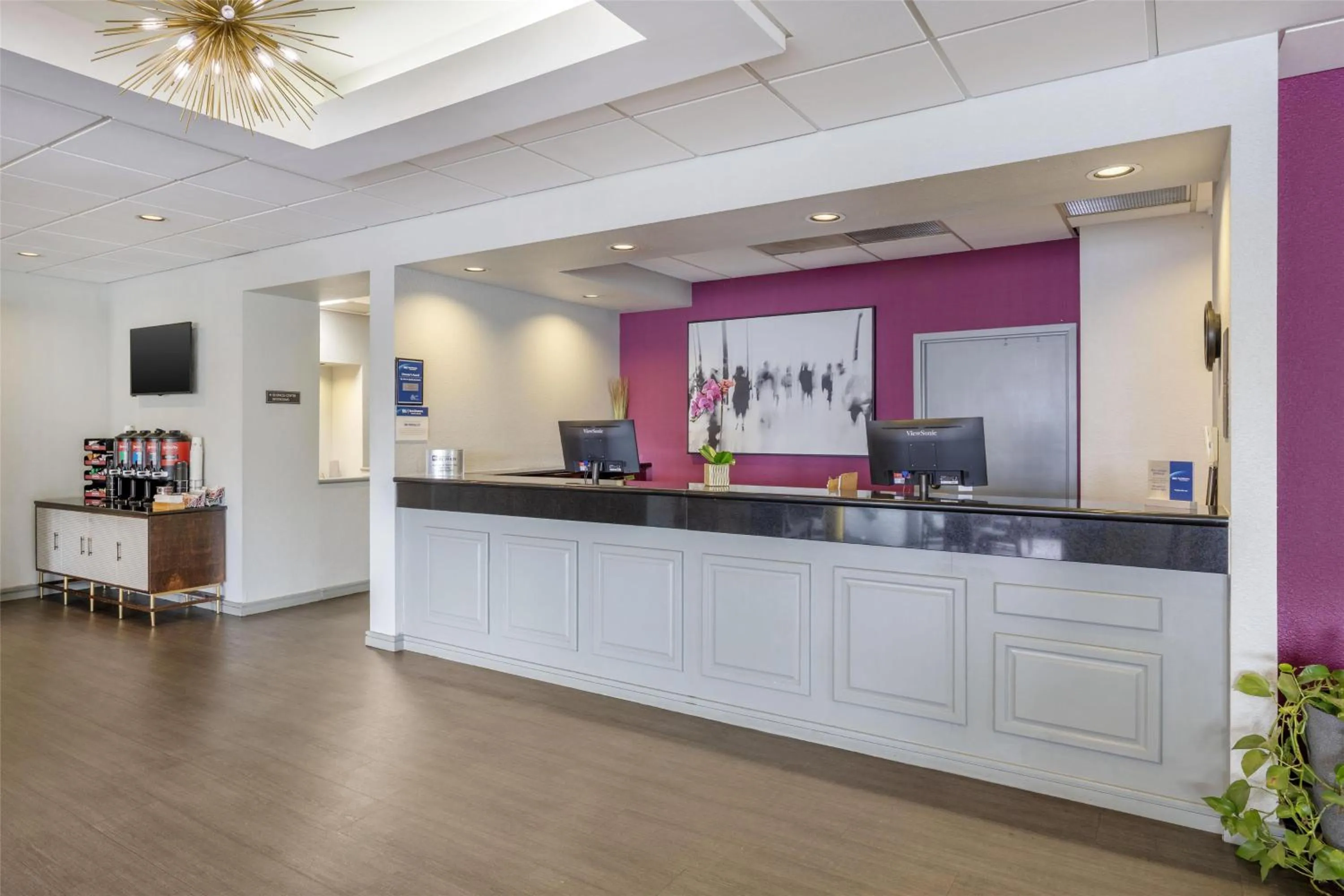 Lobby or reception in Best Western Hickory