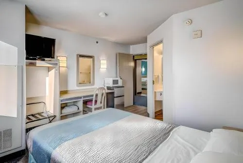 Econo Lodge Menomonie