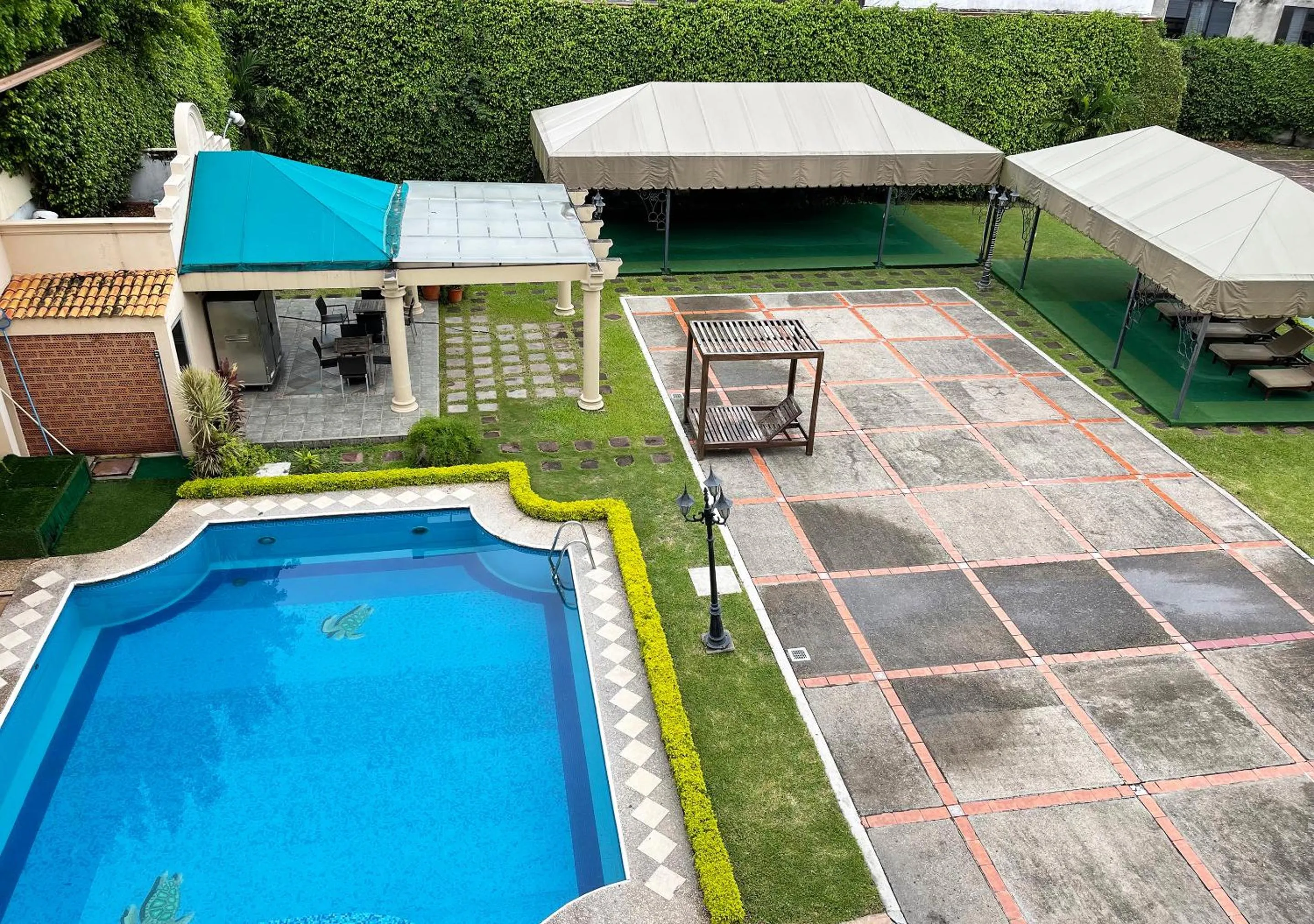 Pool view in Hotel Victoria Poza Rica by Brahma