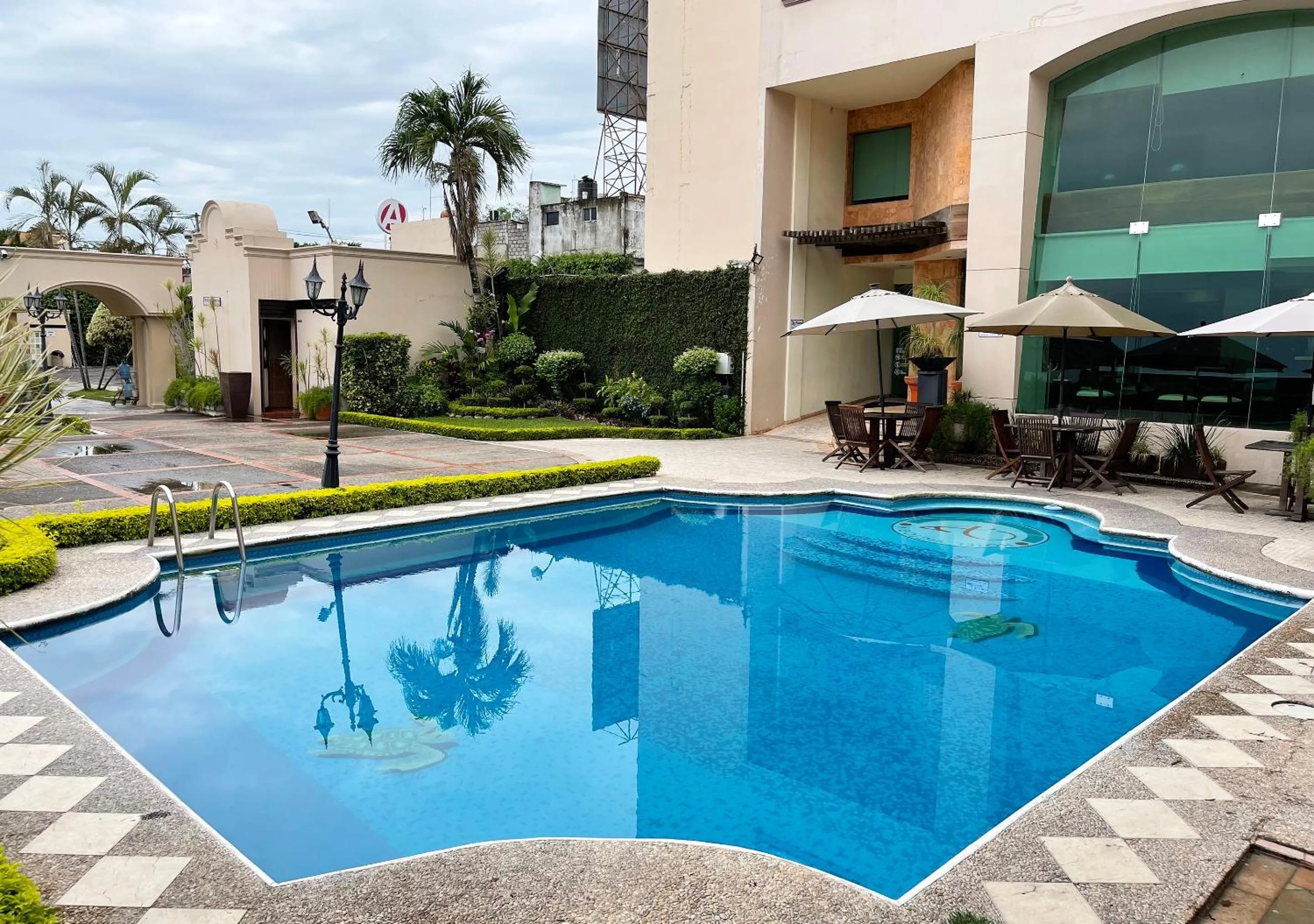Pool view in Hotel Victoria Poza Rica by Brahma