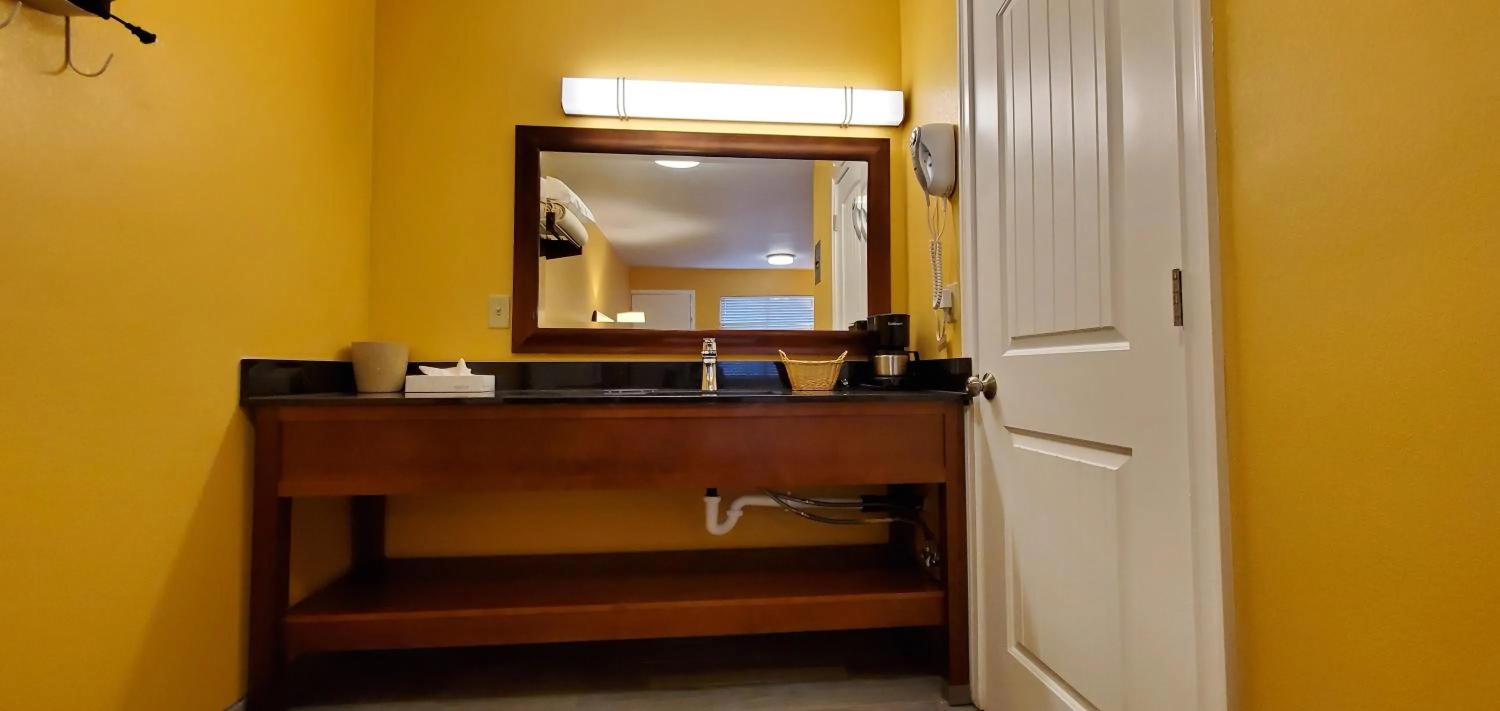 Coffee/tea facilities in Apple Inn Motel