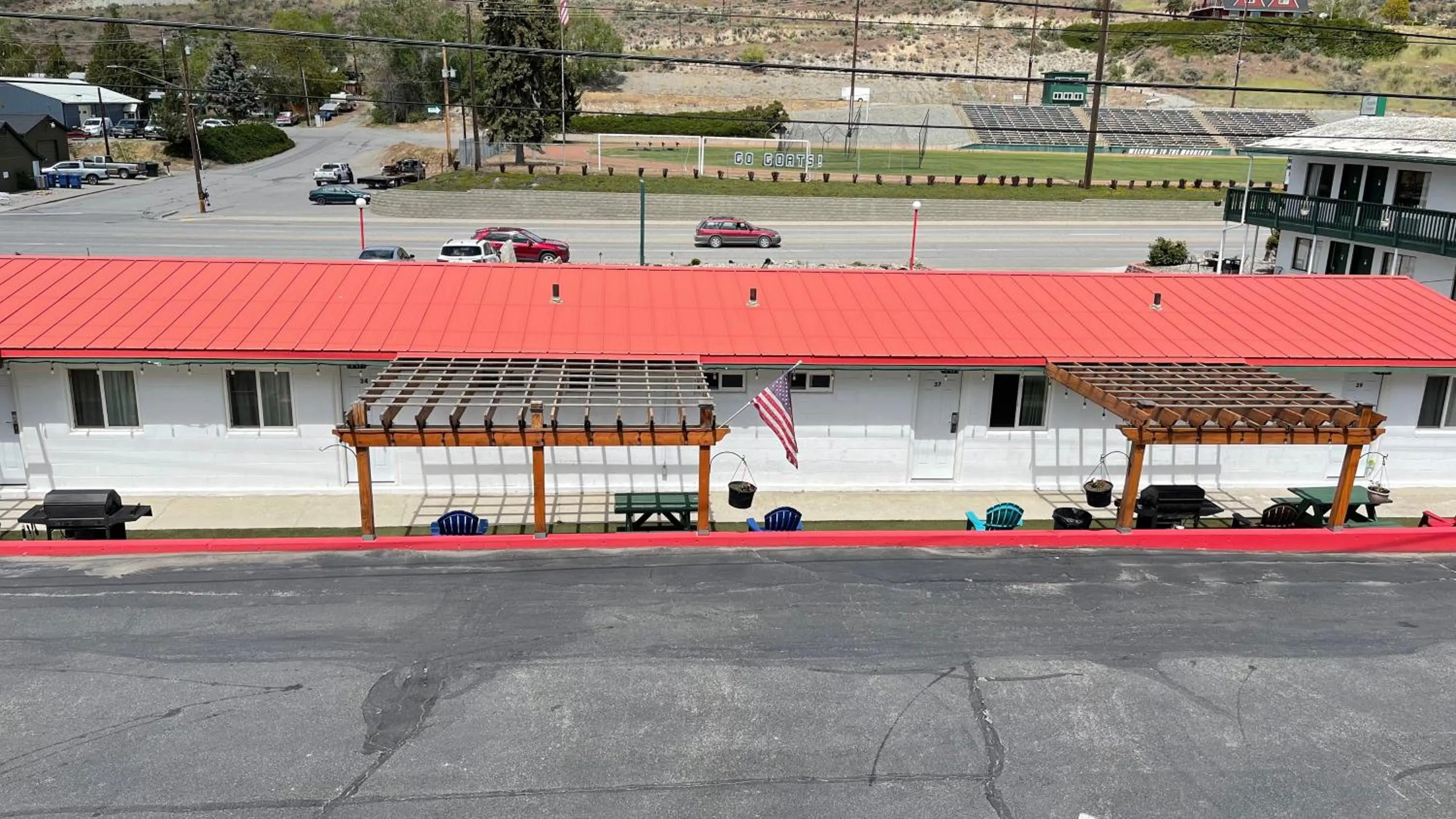 Property building in Apple Inn Motel