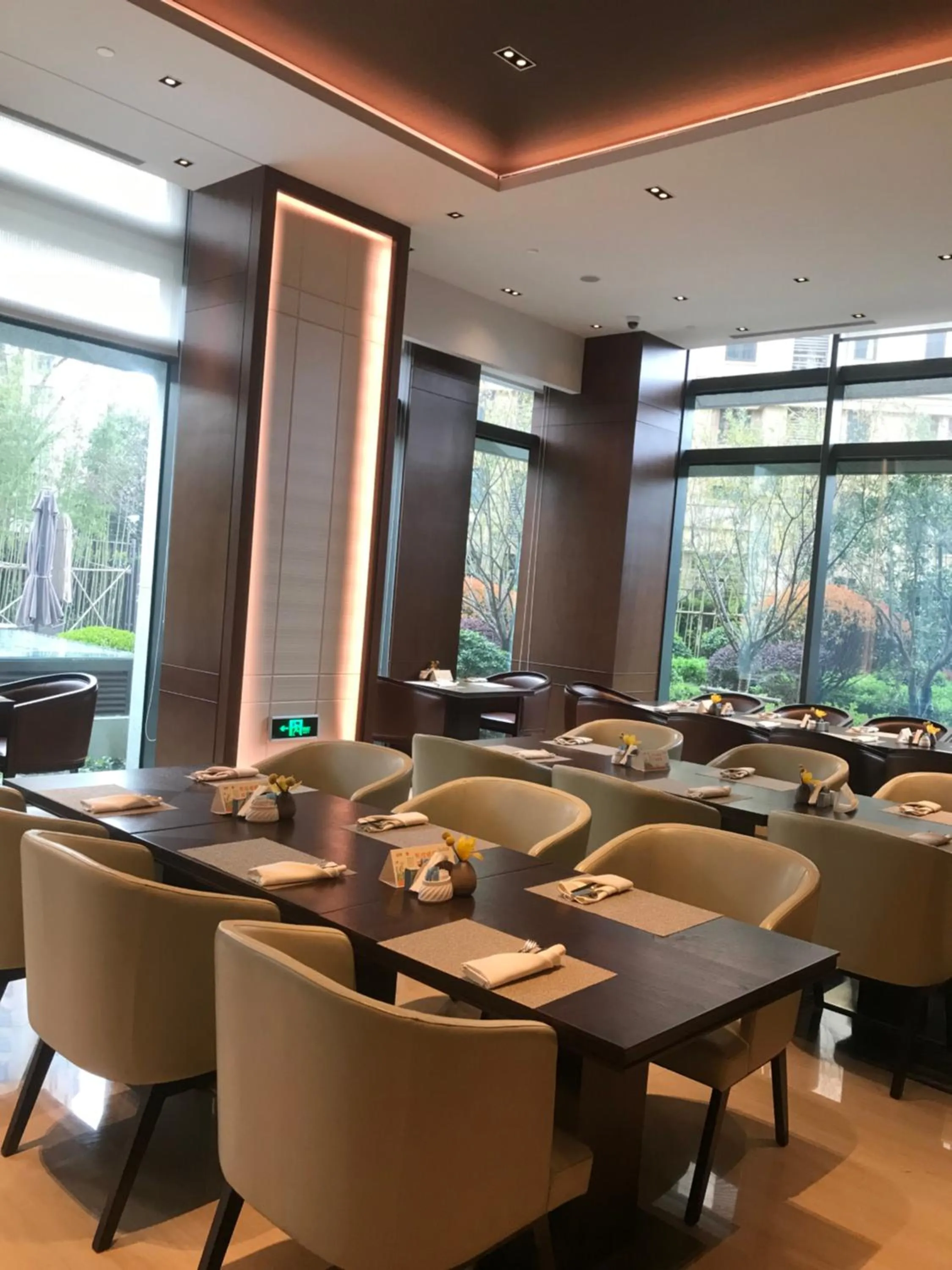 Restaurant/places to eat in LJZ Supreme Tower Hotel